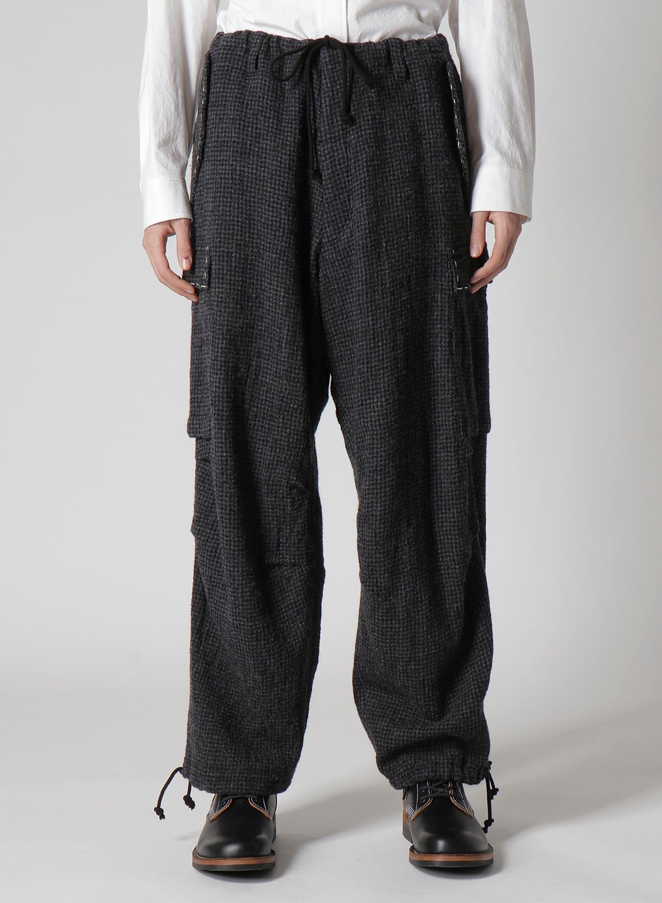 HOUNDSTOOTH CARGO PANTS WITH HAND STITCH