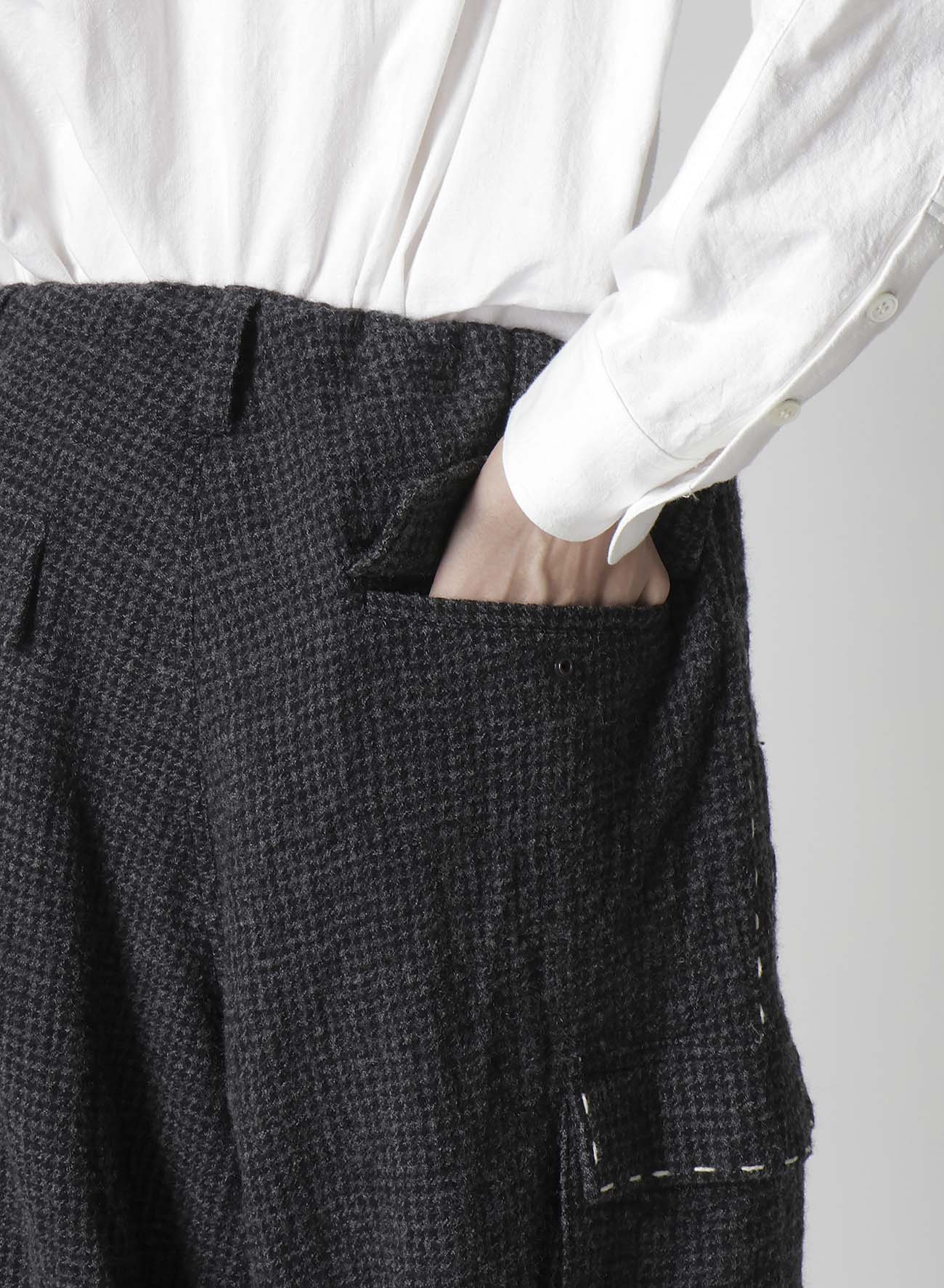 HOUNDSTOOTH CARGO PANTS WITH HAND STITCH