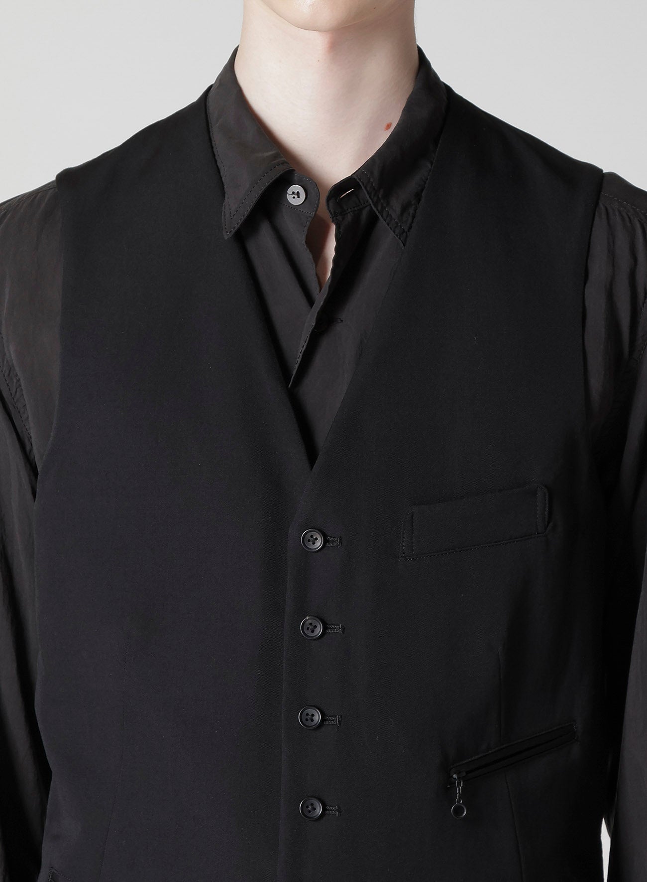 WOOL GABARDINE 7-BUTTON VEST