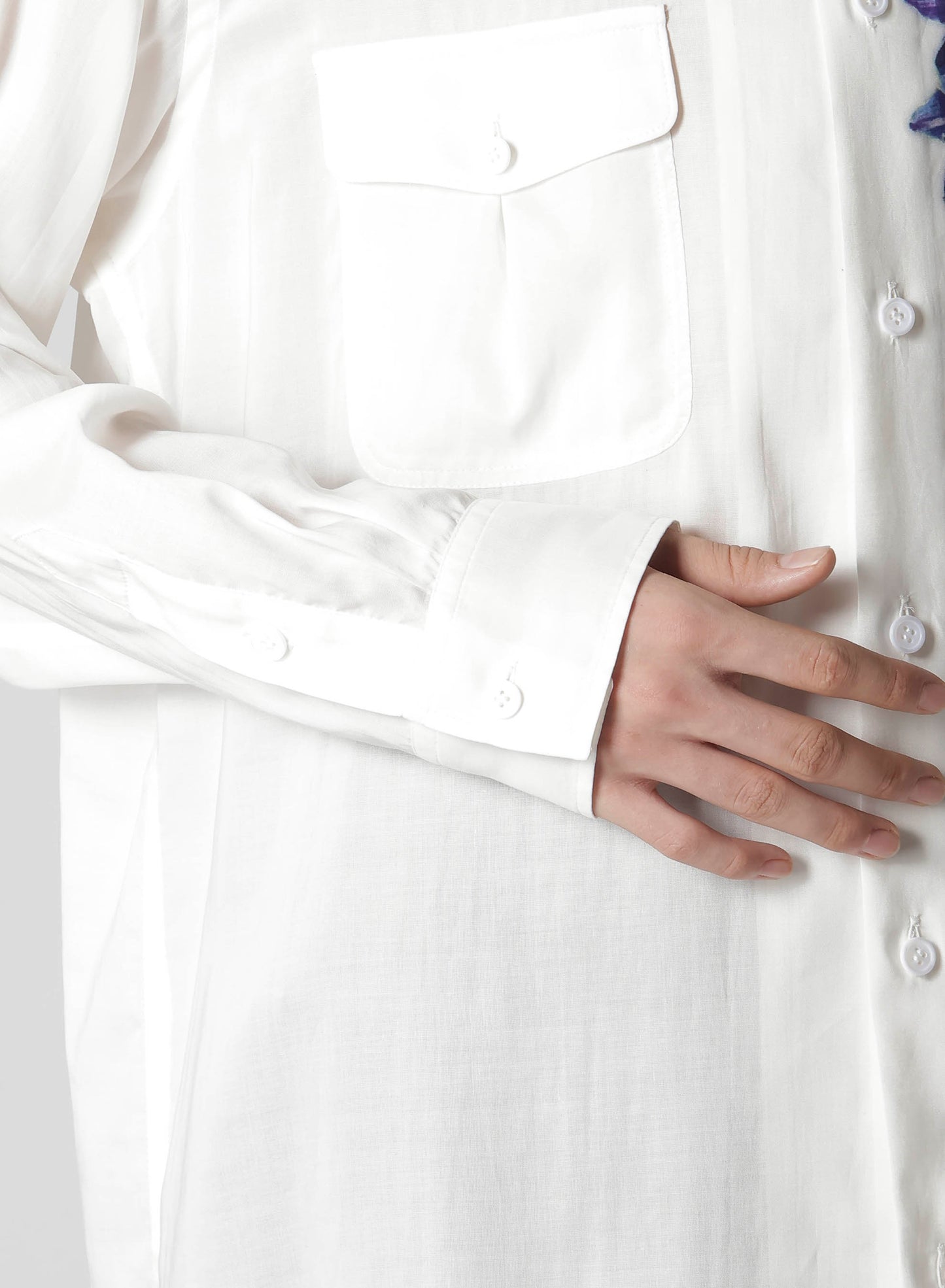 REGULAR COLLAR SHIRT WITH BLUE FLOWER PRINT