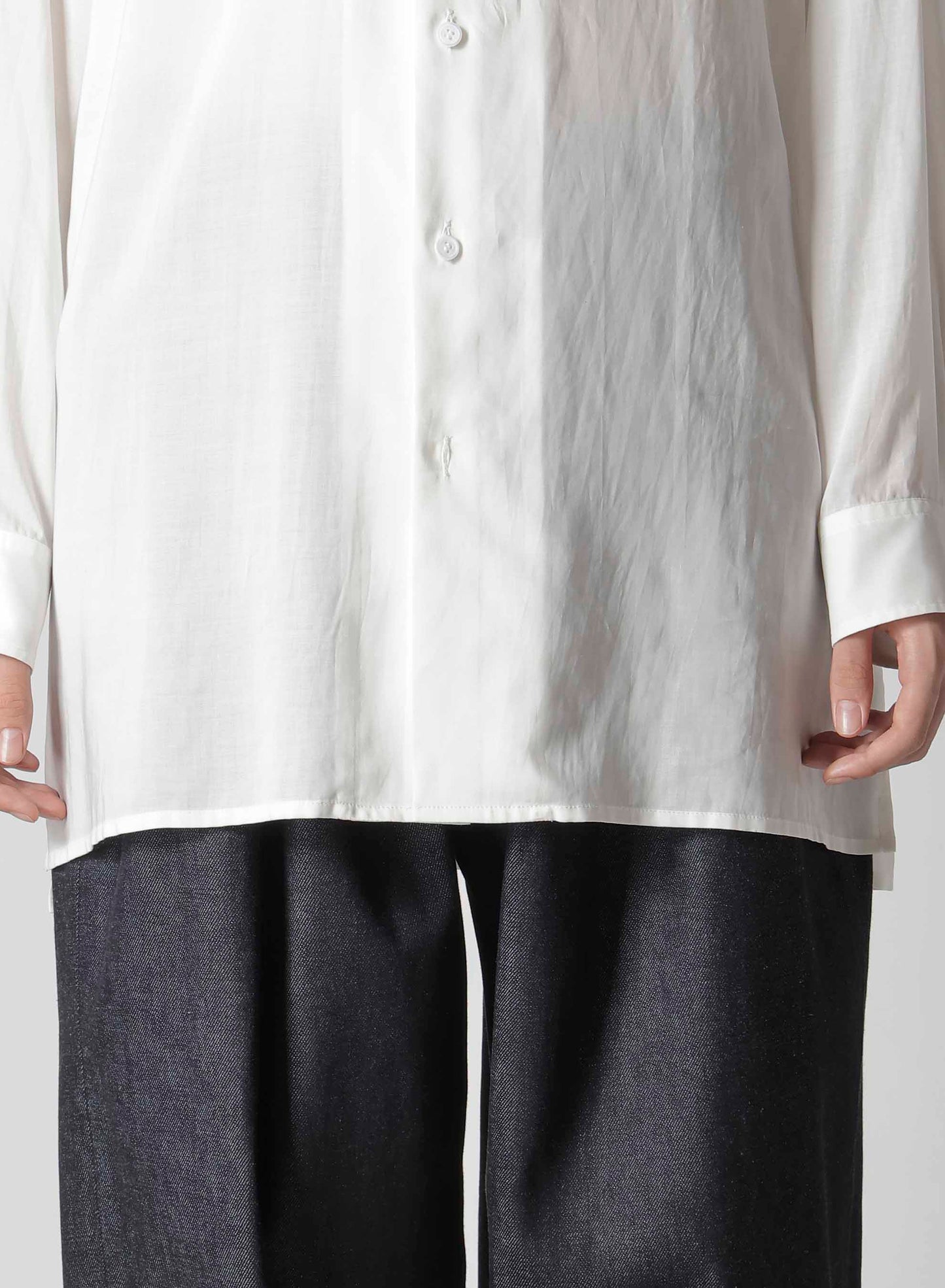 REGULAR COLLAR SHIRT WITH BLUE FLOWER PRINT