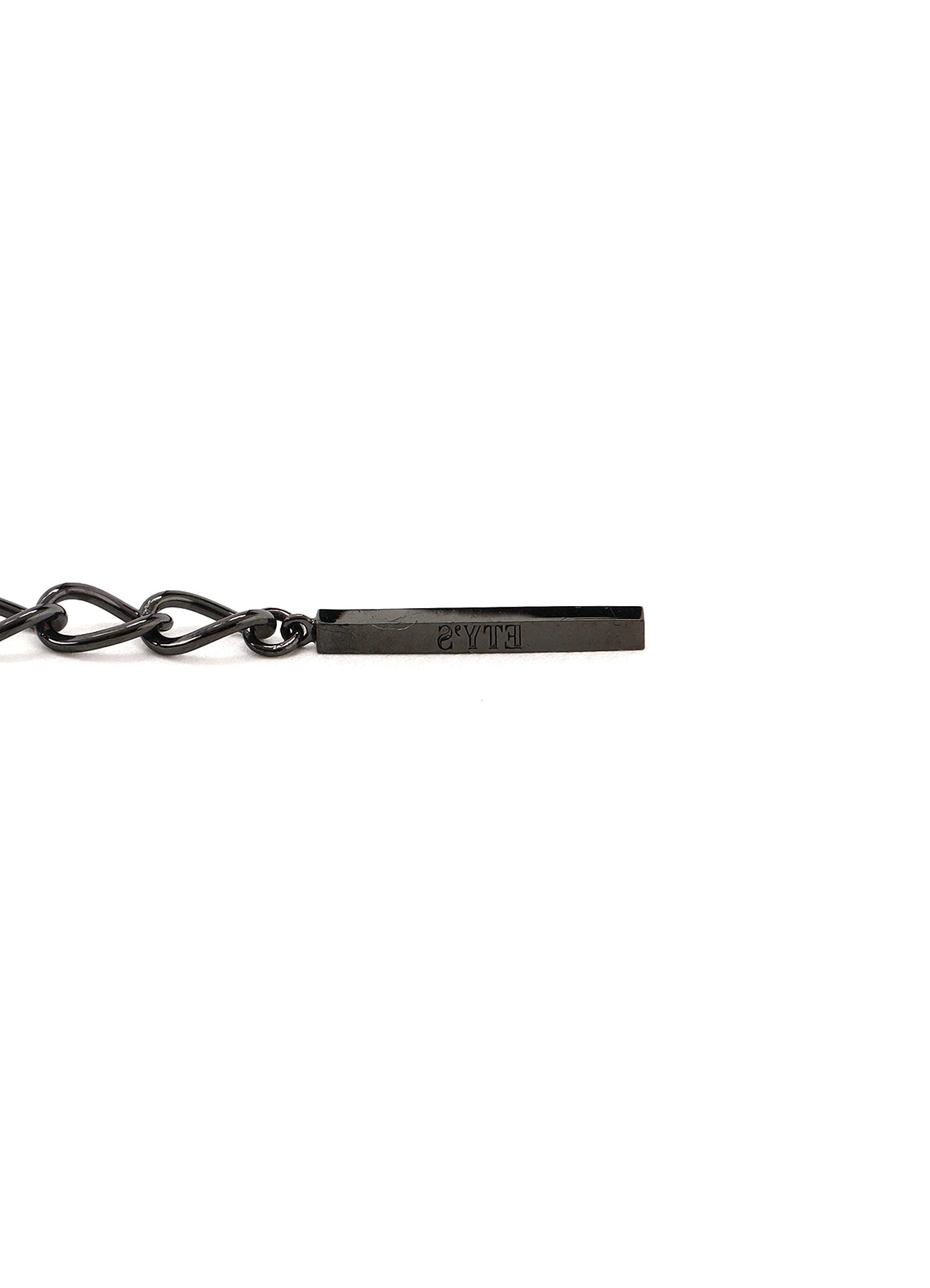 STUDS CONTRASTED TRIPLE CHAIN NECKLACE