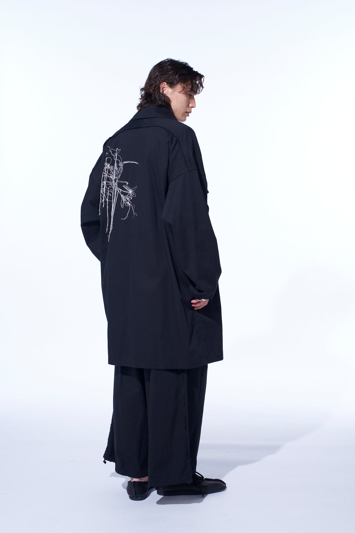 COTTON DRILL EMBROIDERY CUT-OUT DRAPE COAT