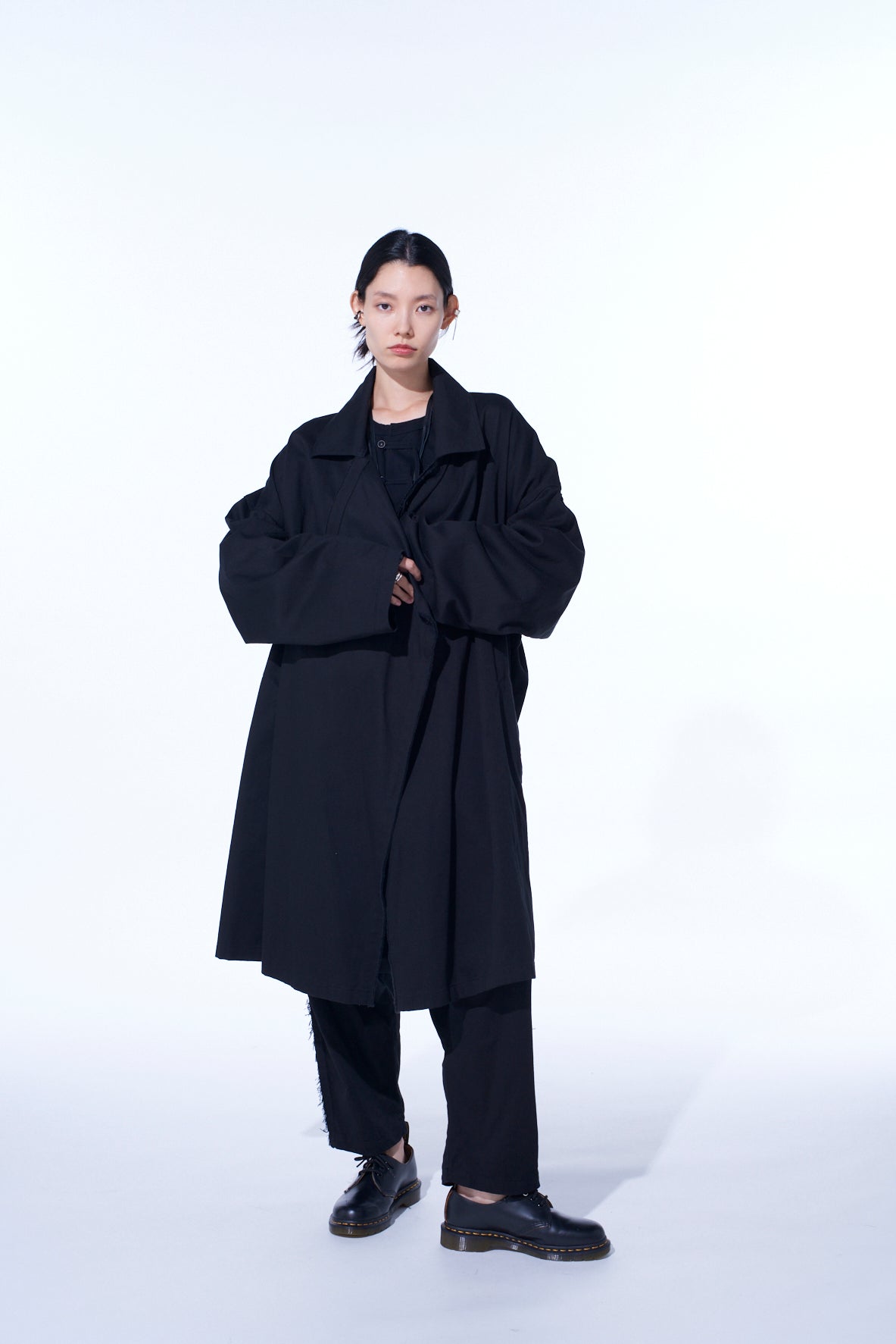 COTTON DRILL EMBROIDERY CUT-OUT DRAPE COAT