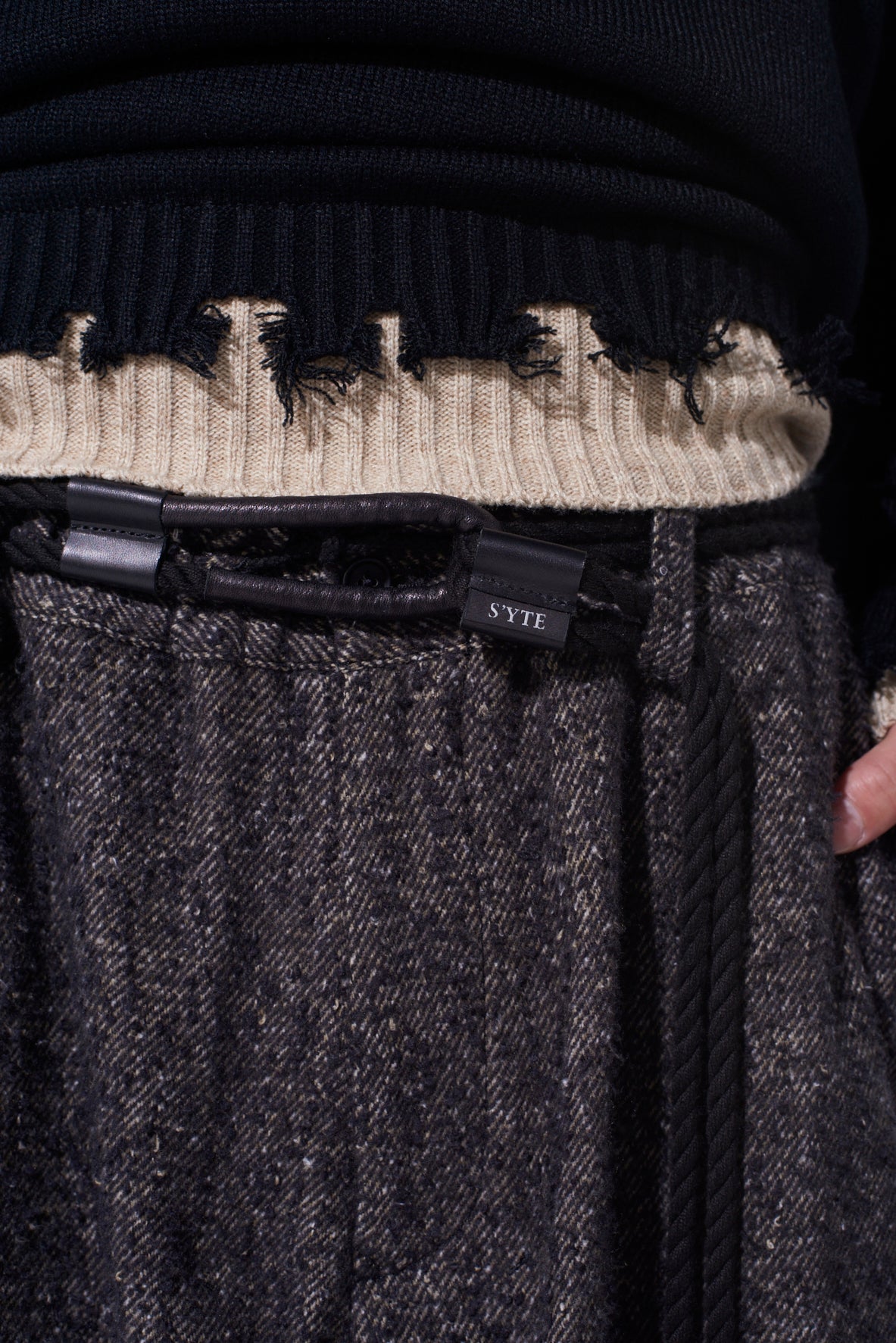 ACRYLIC ROPE BELT