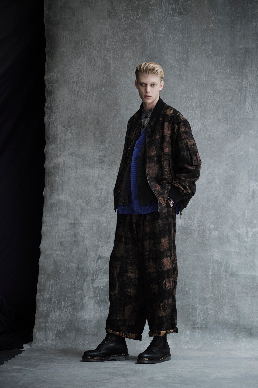 CORPILON BULKY WOOL COLOR-BLOCKED DAMAGE CARDIGAN