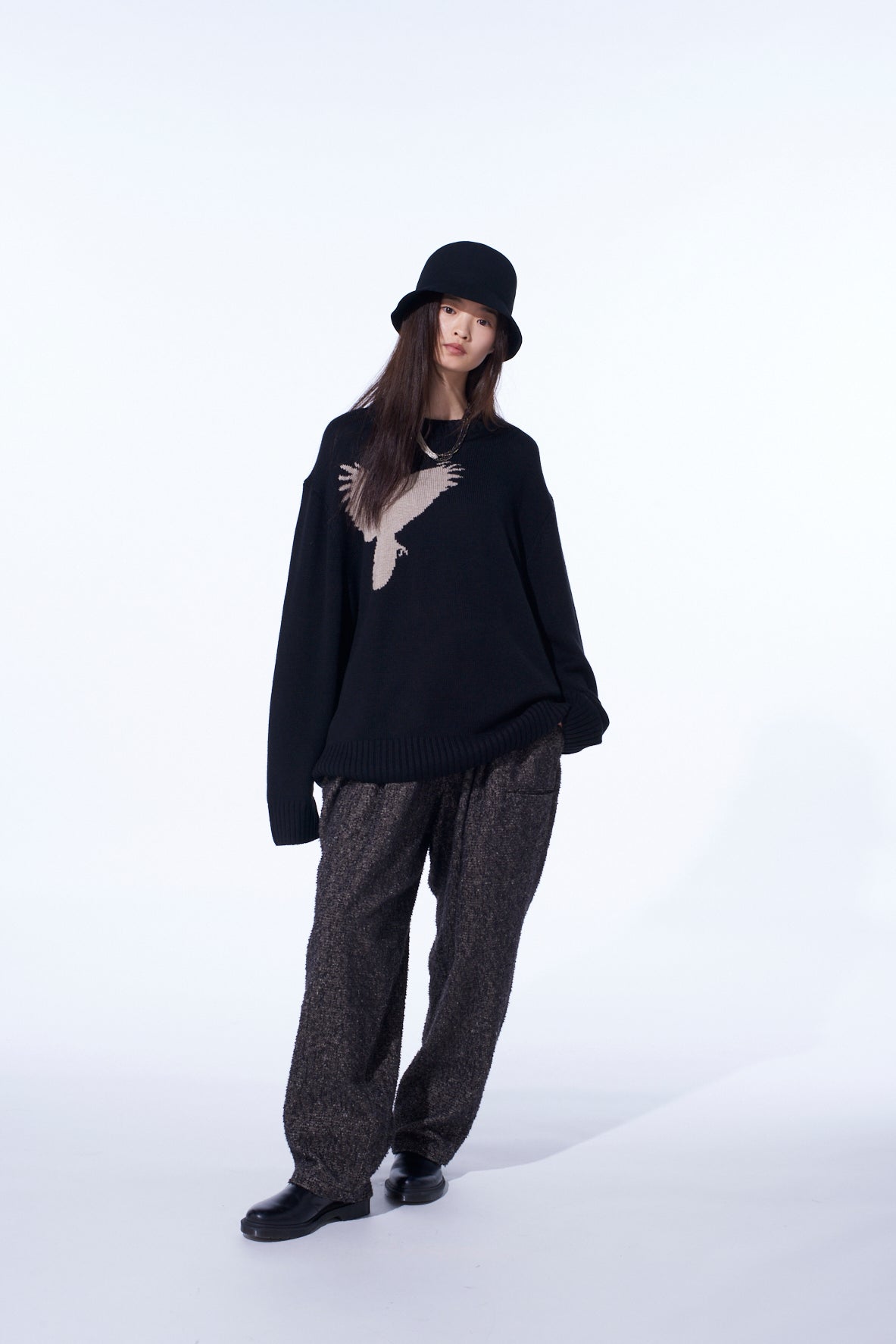 BRUSHED TWILL NEEDLE PUNCH TAPERED PANTS