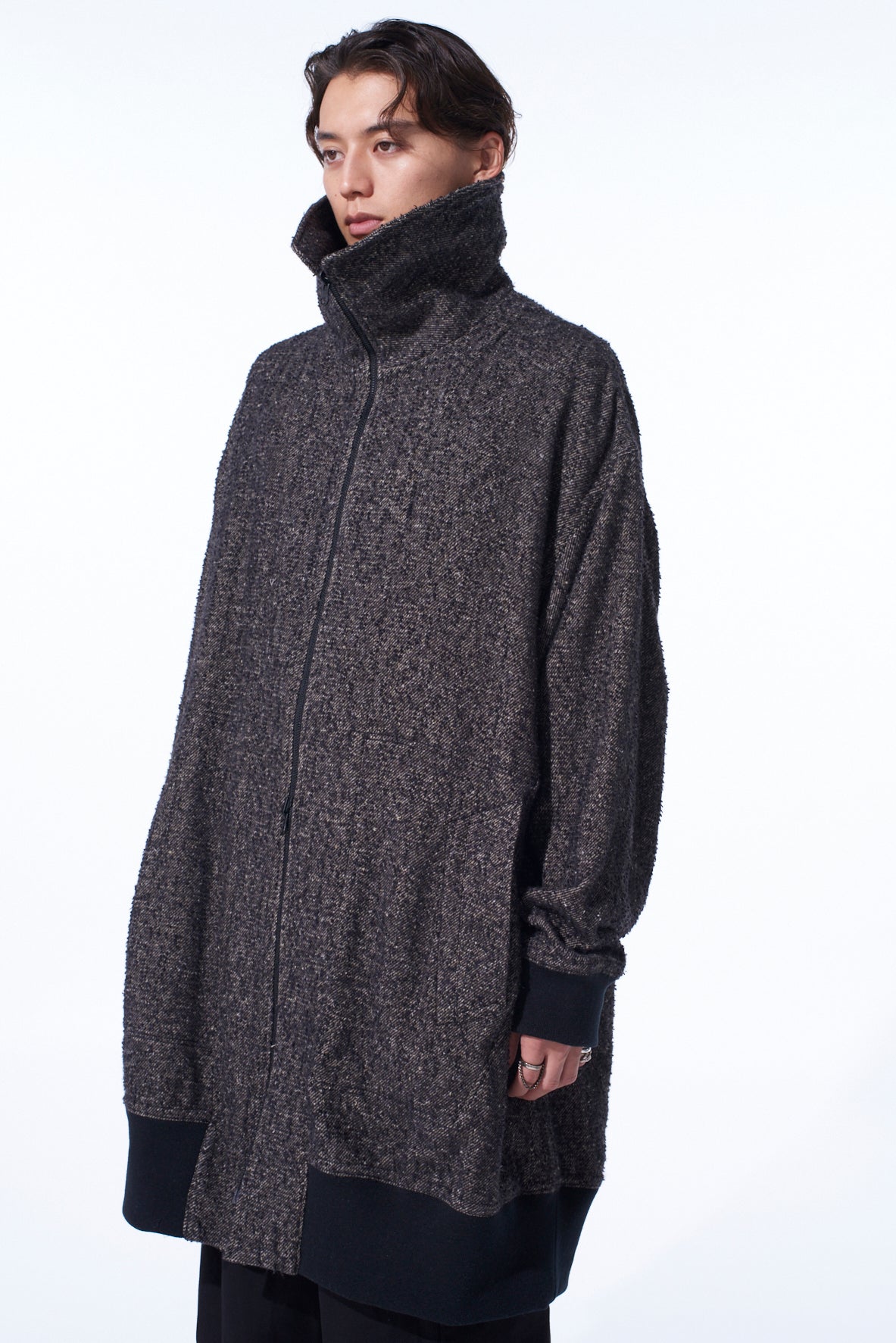 BRUSHED TWILL NEEDLE PUNCH REVERSIBLE LONG TRUCK TOP