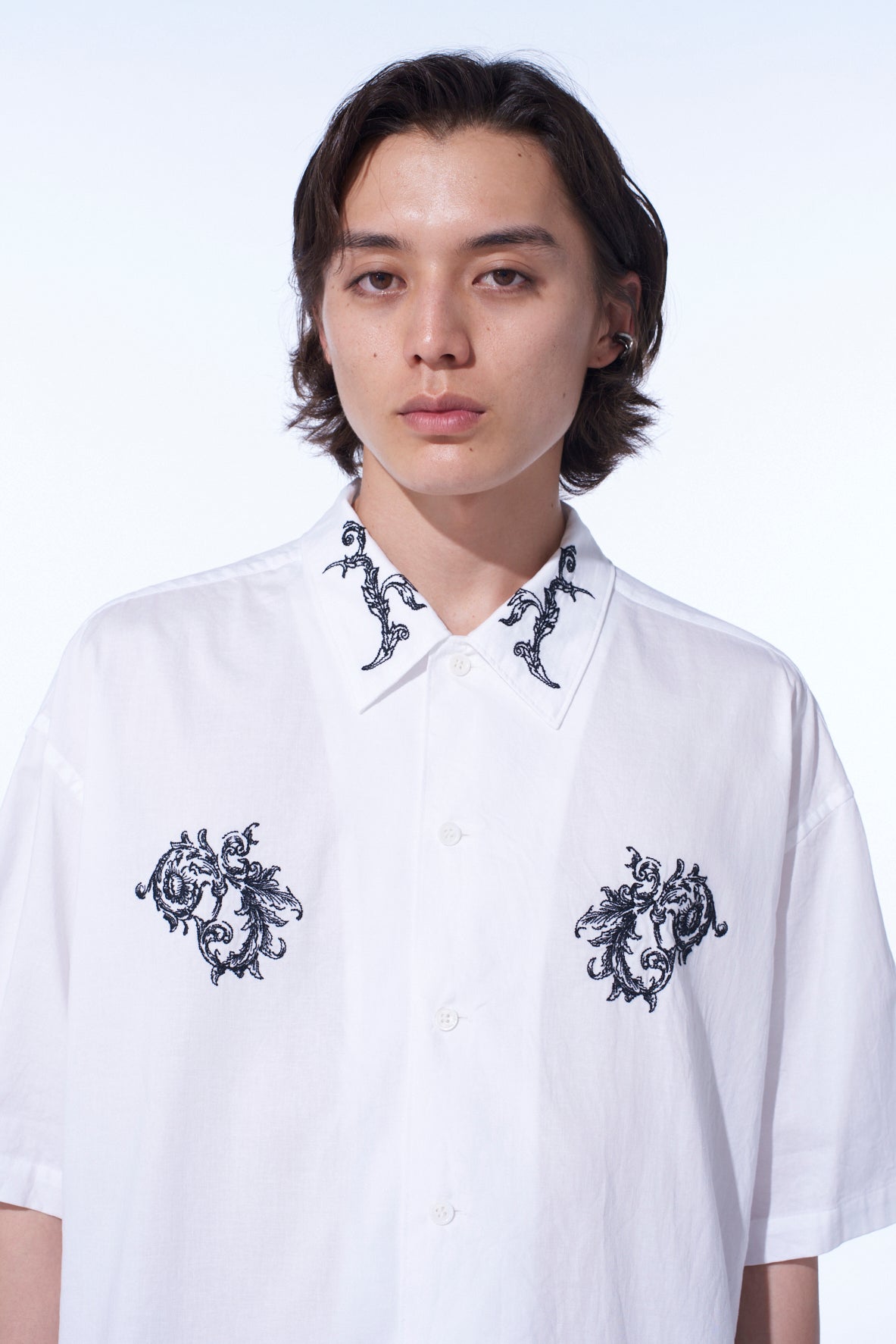 BAROQUE EMBROIDERY OPEN-COLLAR SHIRT