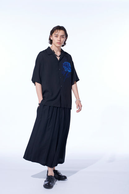 "BLUE CARNATION" COLLAGE PRINTED OPEN-COLLAR SHIRT