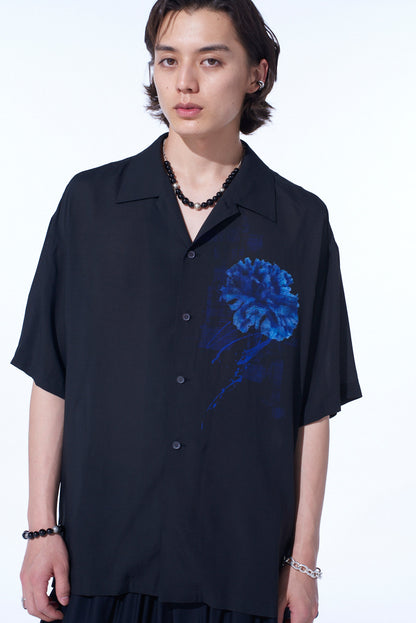 "BLUE CARNATION" COLLAGE PRINTED OPEN-COLLAR SHIRT