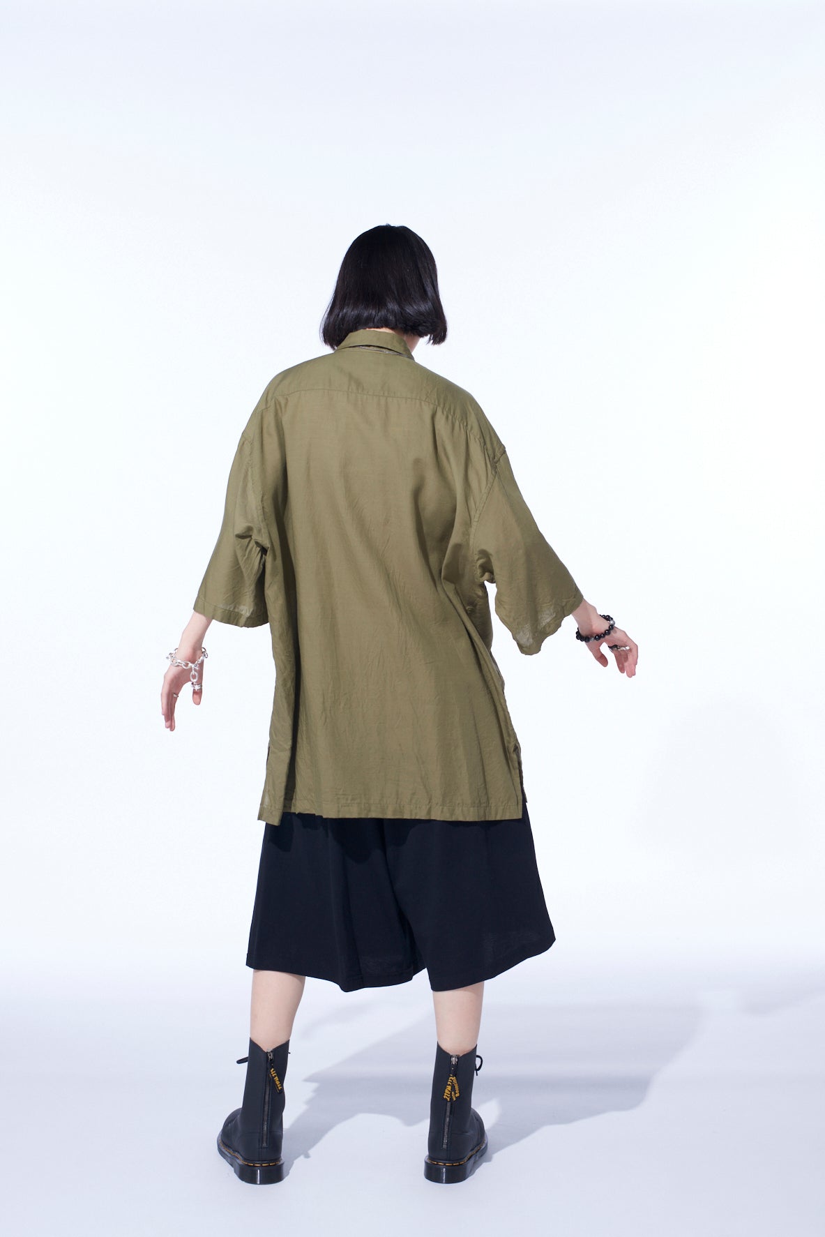 COTTON/CELLULOSE BROAD FLAP POCKETS OVERSIZED SHORT-SLEEVE SHIRT