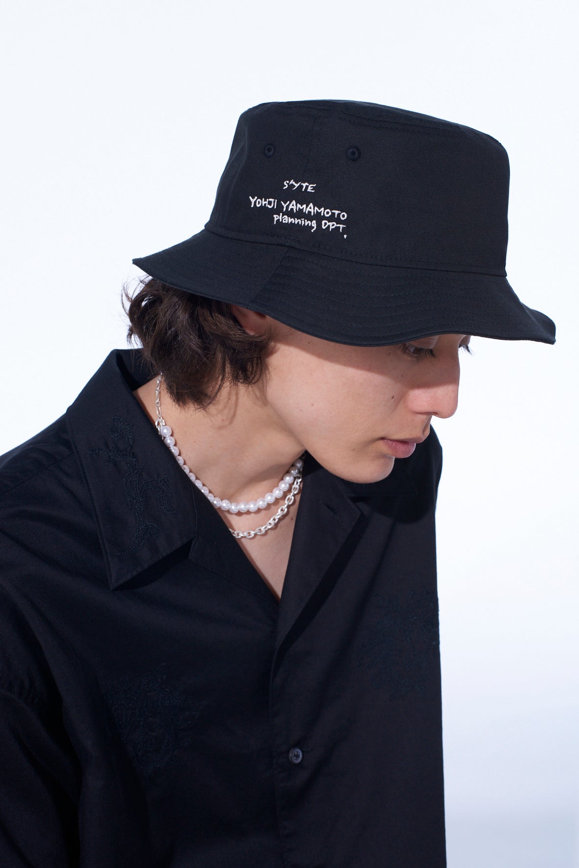 S'YTE × New Era LOGO EMBROIDERY BUCKET 01