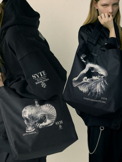S'YTE x KOICHI IYODA ARTWORK PRINTED BAG -Scorpio-