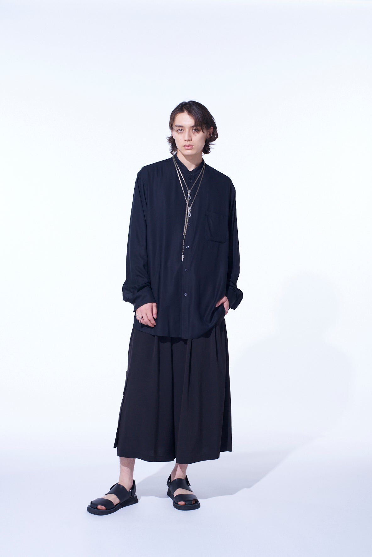 CREPE de CHINE CROPPED WIDE PANTS WITH GUSSETED FLAP POCKET