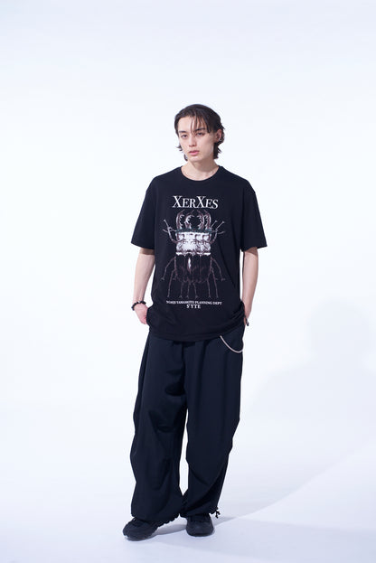 S'YTE x KOICHI IYODA ARTWORK PRINTED T-SHIRT -Xerxes-