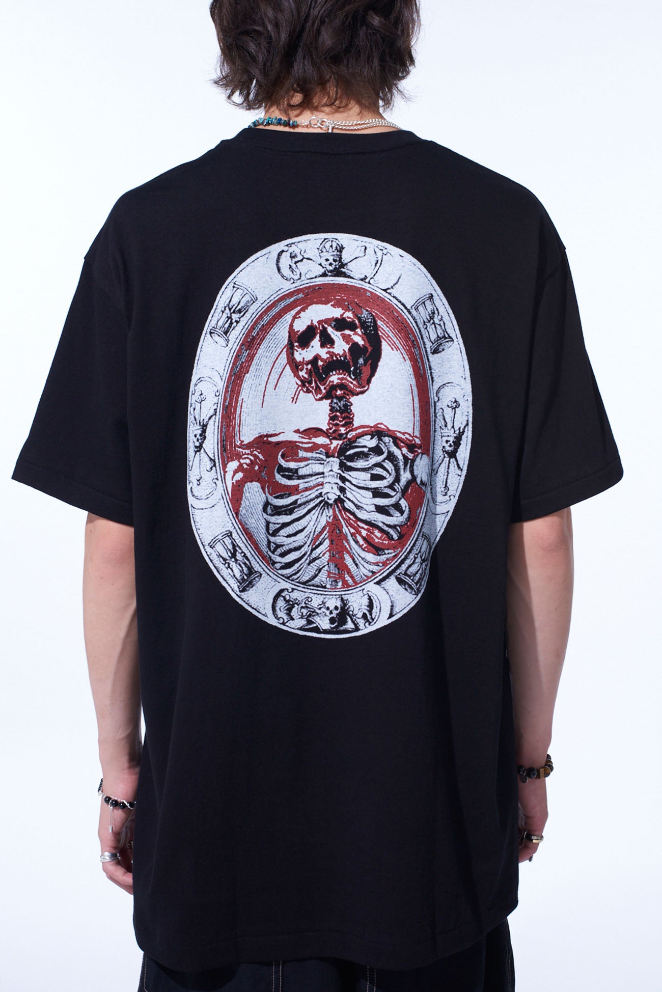 GRAPHIC T-SHIRT -GRIEVING SKULL-