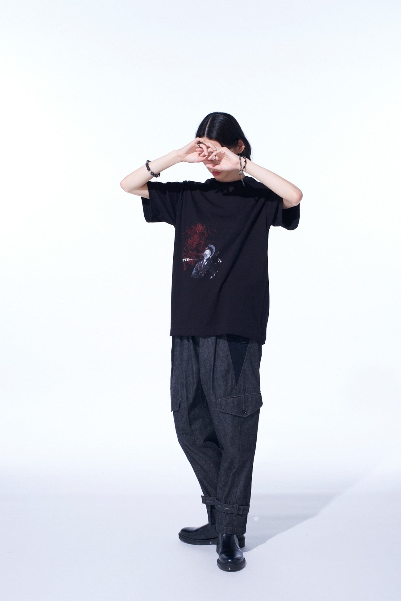 GRAPHIC T-SHIRT -SAD WOMAN-