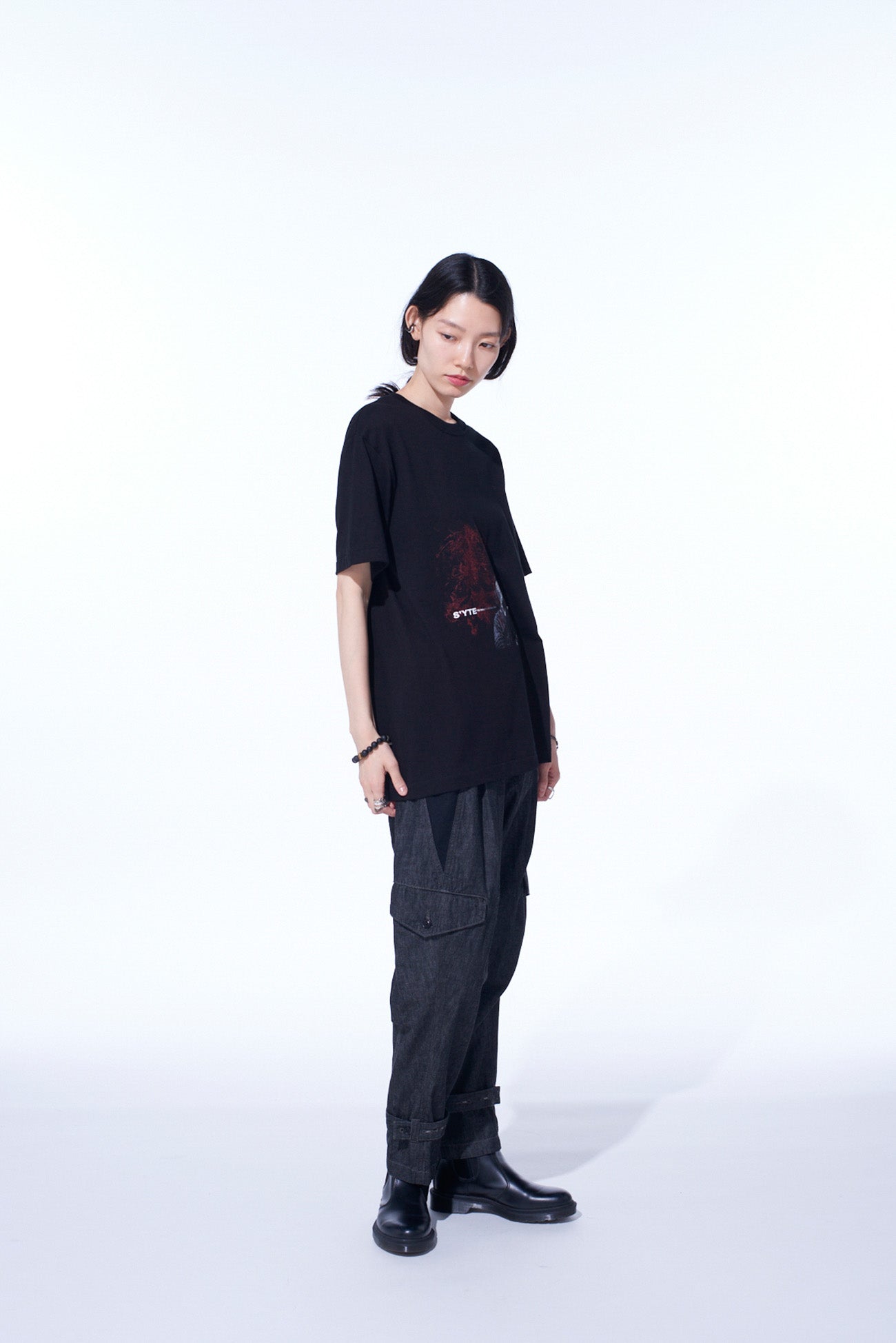 GRAPHIC T-SHIRT -SAD WOMAN-