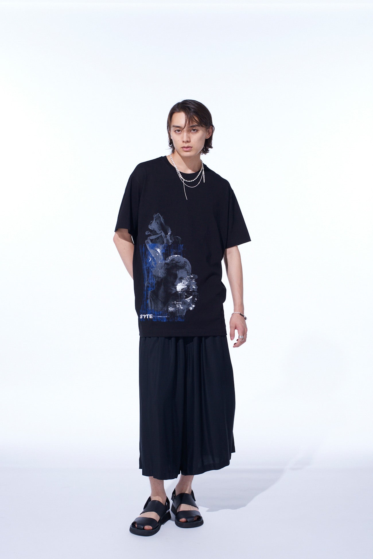 GRAPHIC T-SHIRT -STATUE-