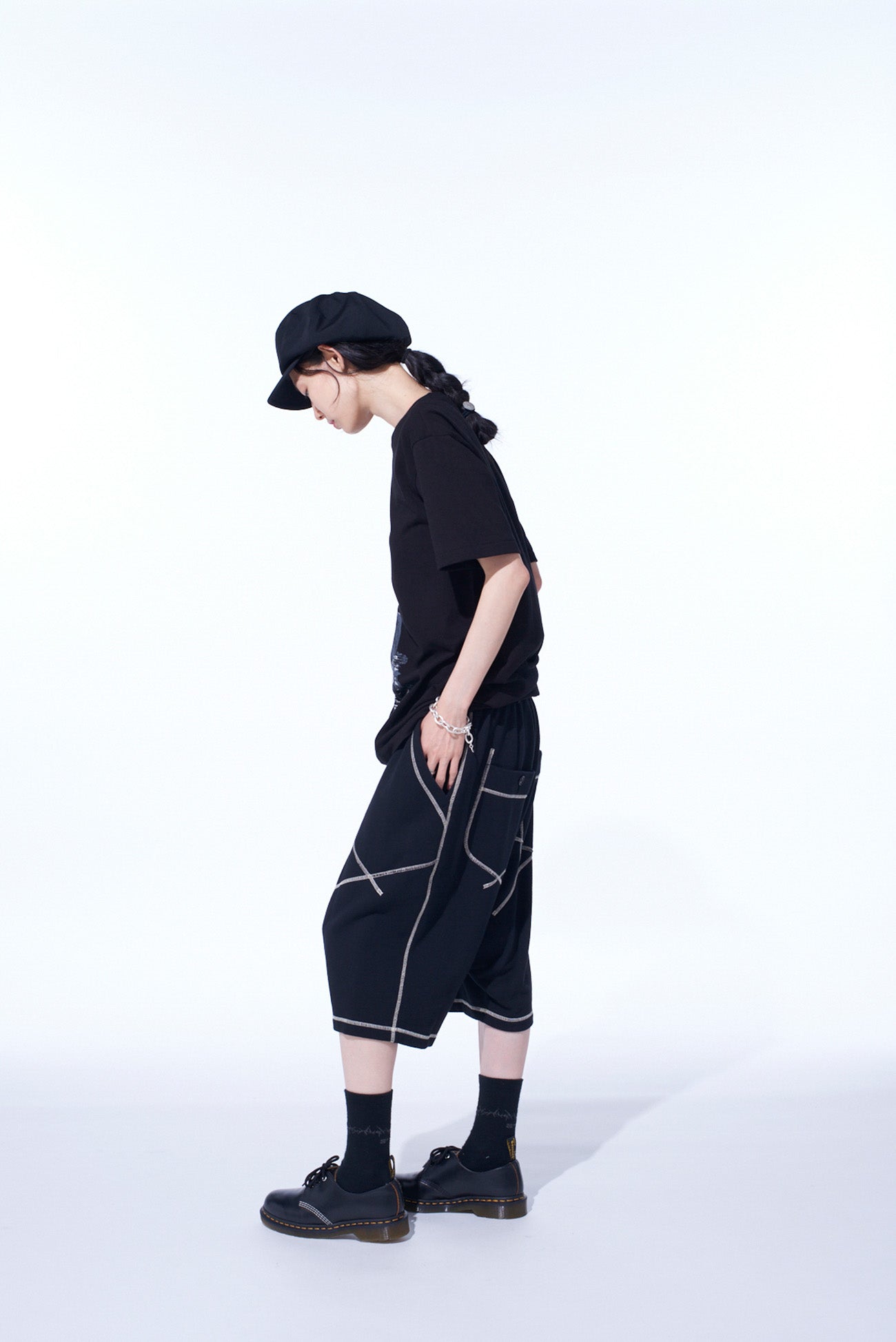 GRAPHIC T-SHIRT -STATUE-