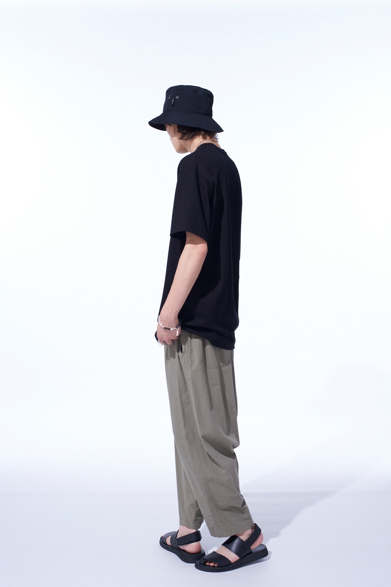 GRAPHIC T-SHIRT -SCULPTURE-
