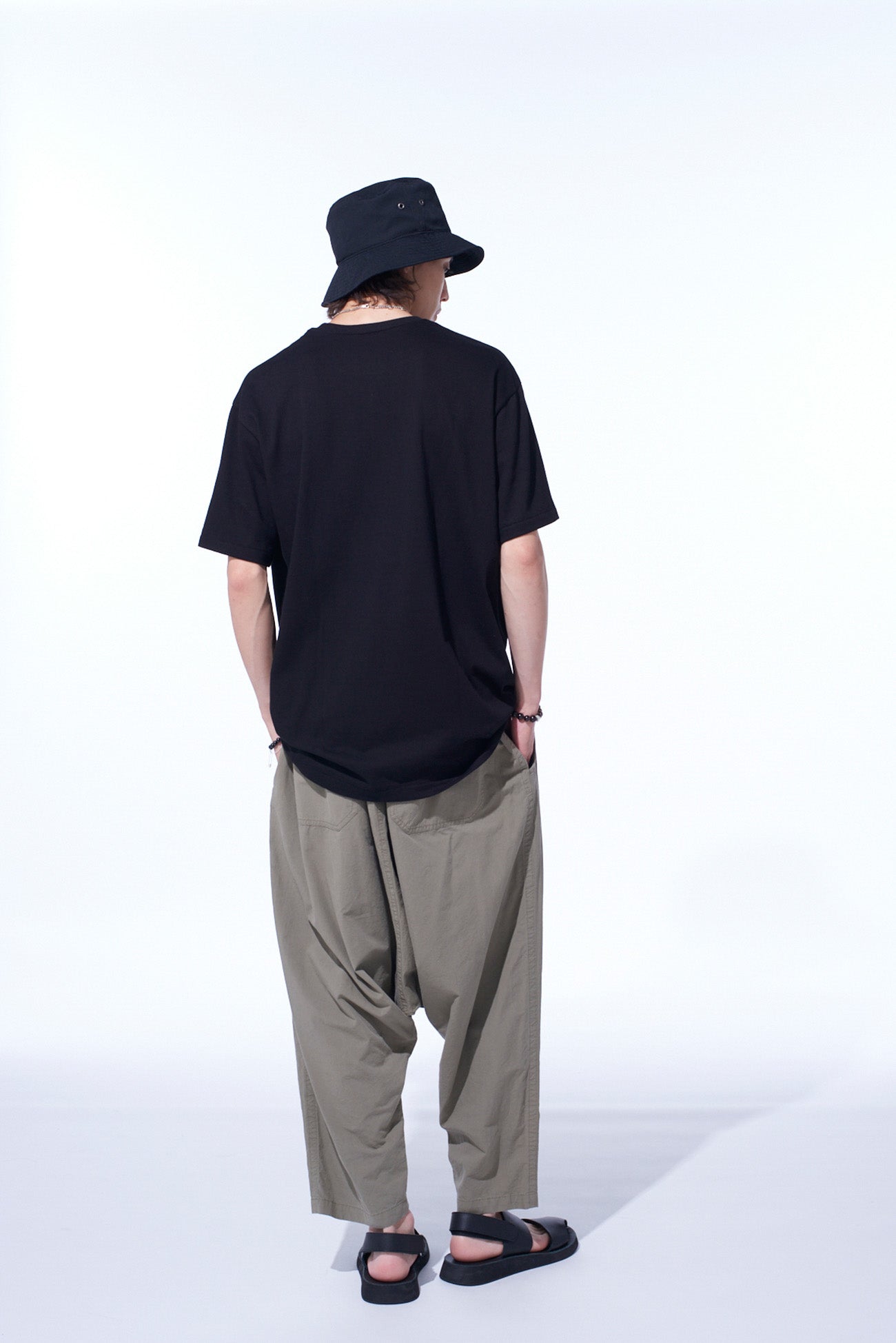 GRAPHIC T-SHIRT -SCULPTURE-