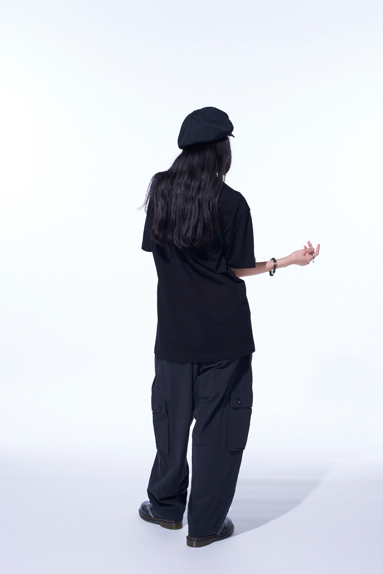 GRAPHIC T-SHIRT -SCULPTURE-