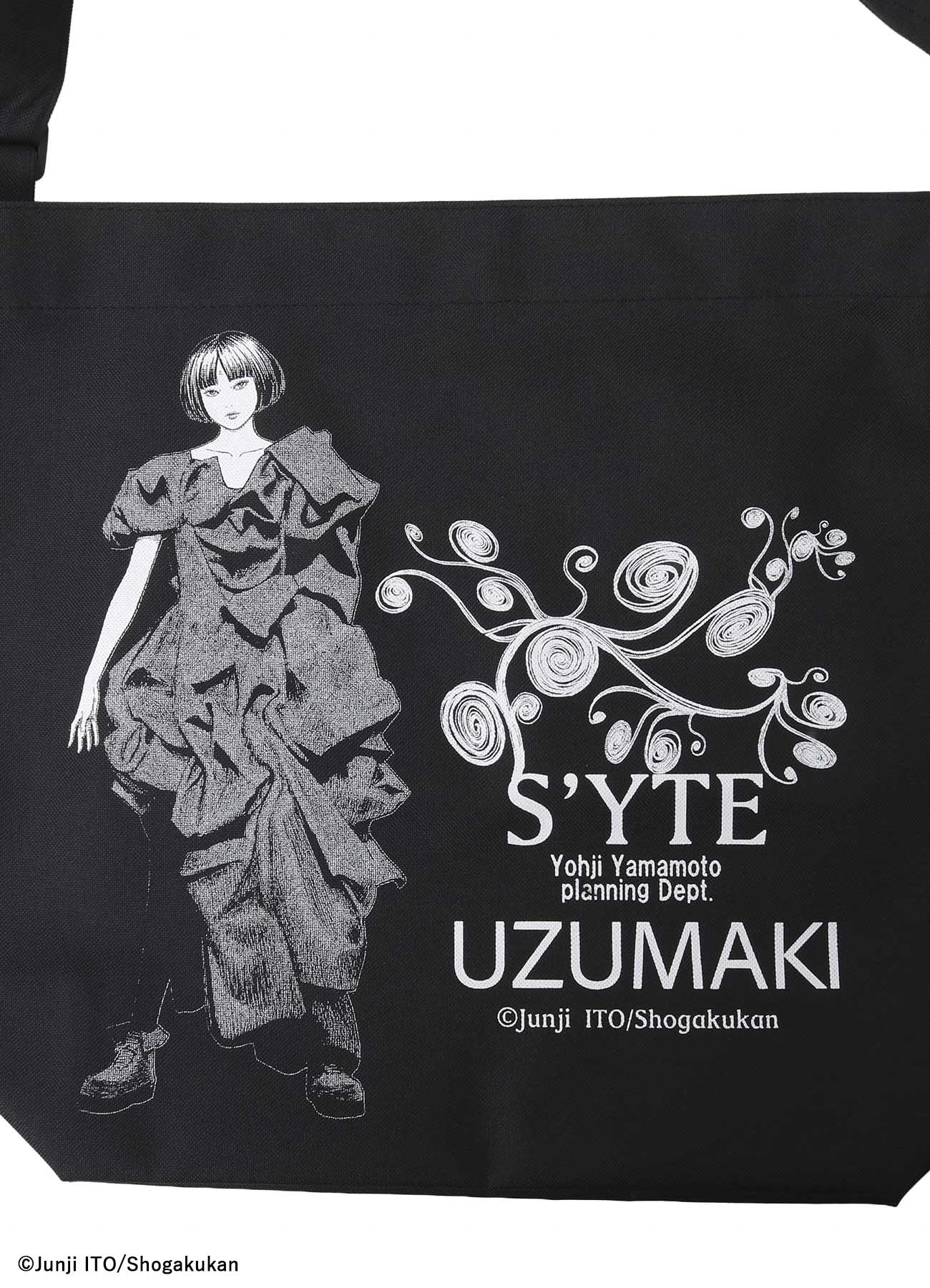 S'YTE × JUNJI ITO -UZUMAKI- KIRIE&AZAMI  WEARING YOHJI YAMAMOTO PRINTED BAG