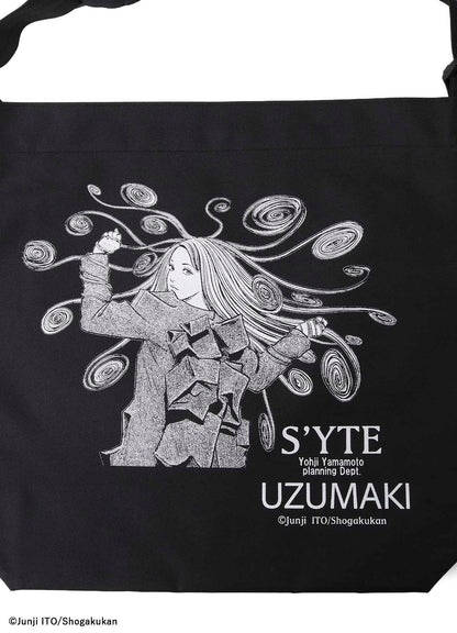 S'YTE × JUNJI ITO -UZUMAKI- KIRIE&AZAMI  WEARING YOHJI YAMAMOTO PRINTED BAG