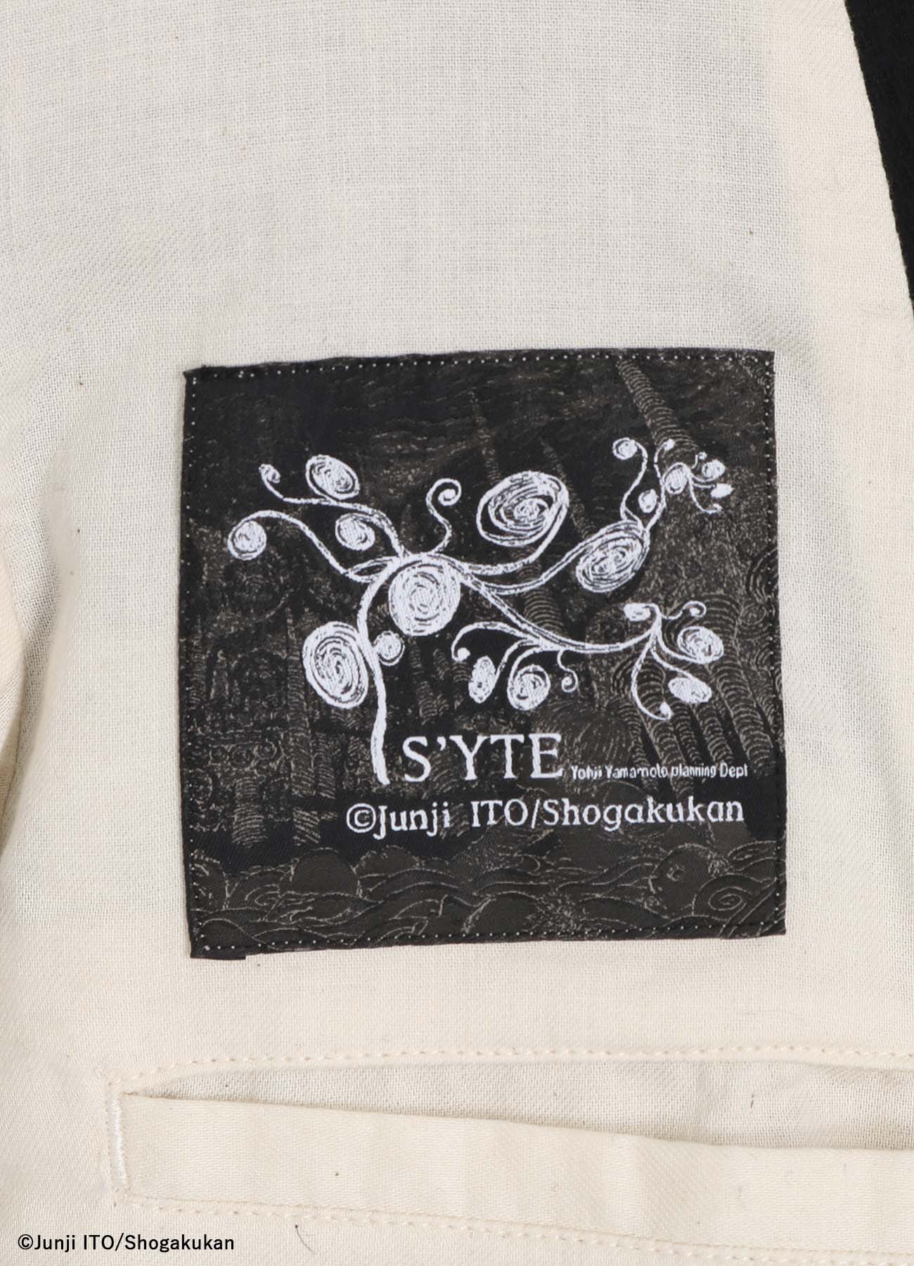 S'YTE × JUNJI ITO -UZUMAKI- KIRIE AND AZAMI PRINTED REVERSIBLE JACKET