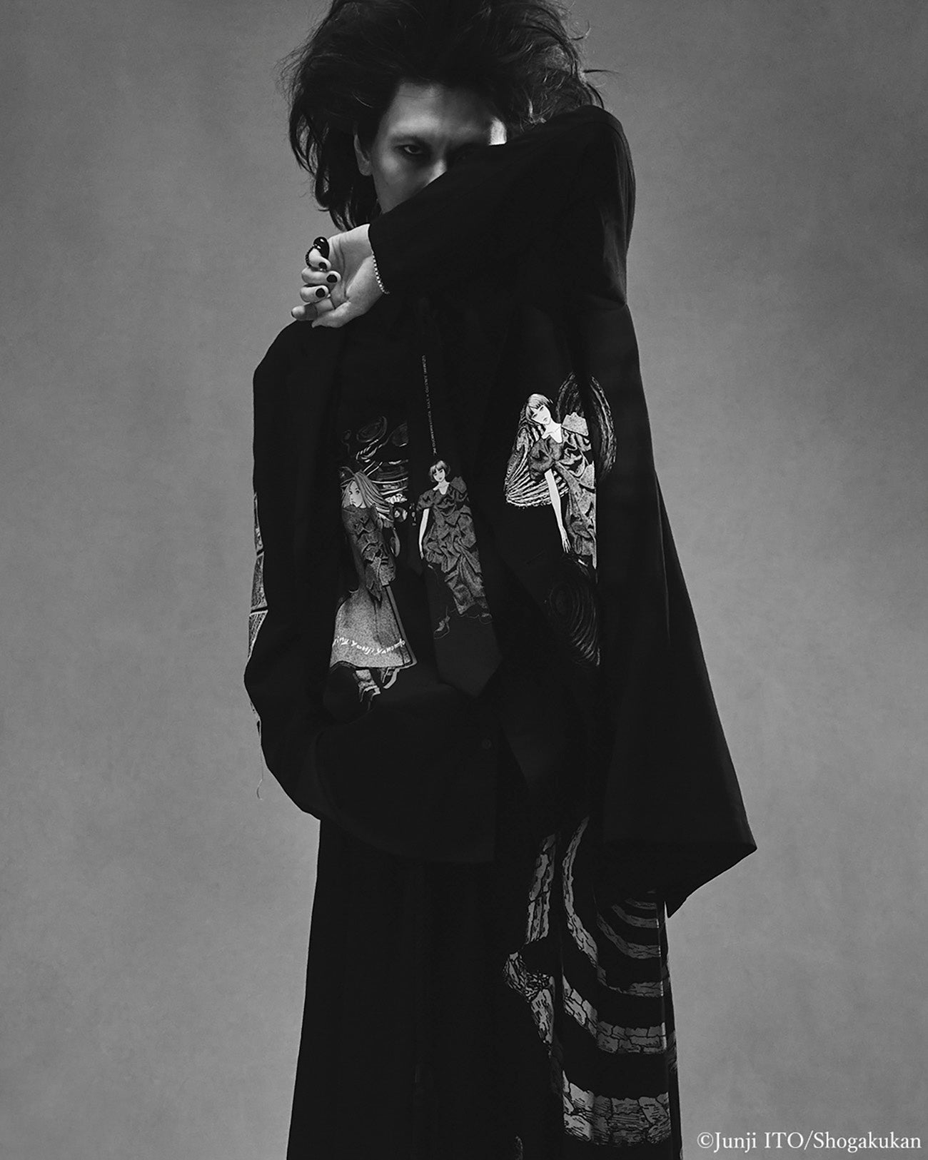 S'YTE × JUNJI ITO -UZUMAKI- AZAMI WEARING YOHJI YAMAMOTO SILK TIE
