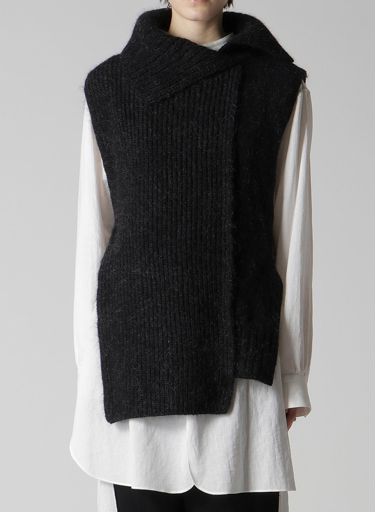 MOHAIR WOOL COMBINATION KNIT VEST