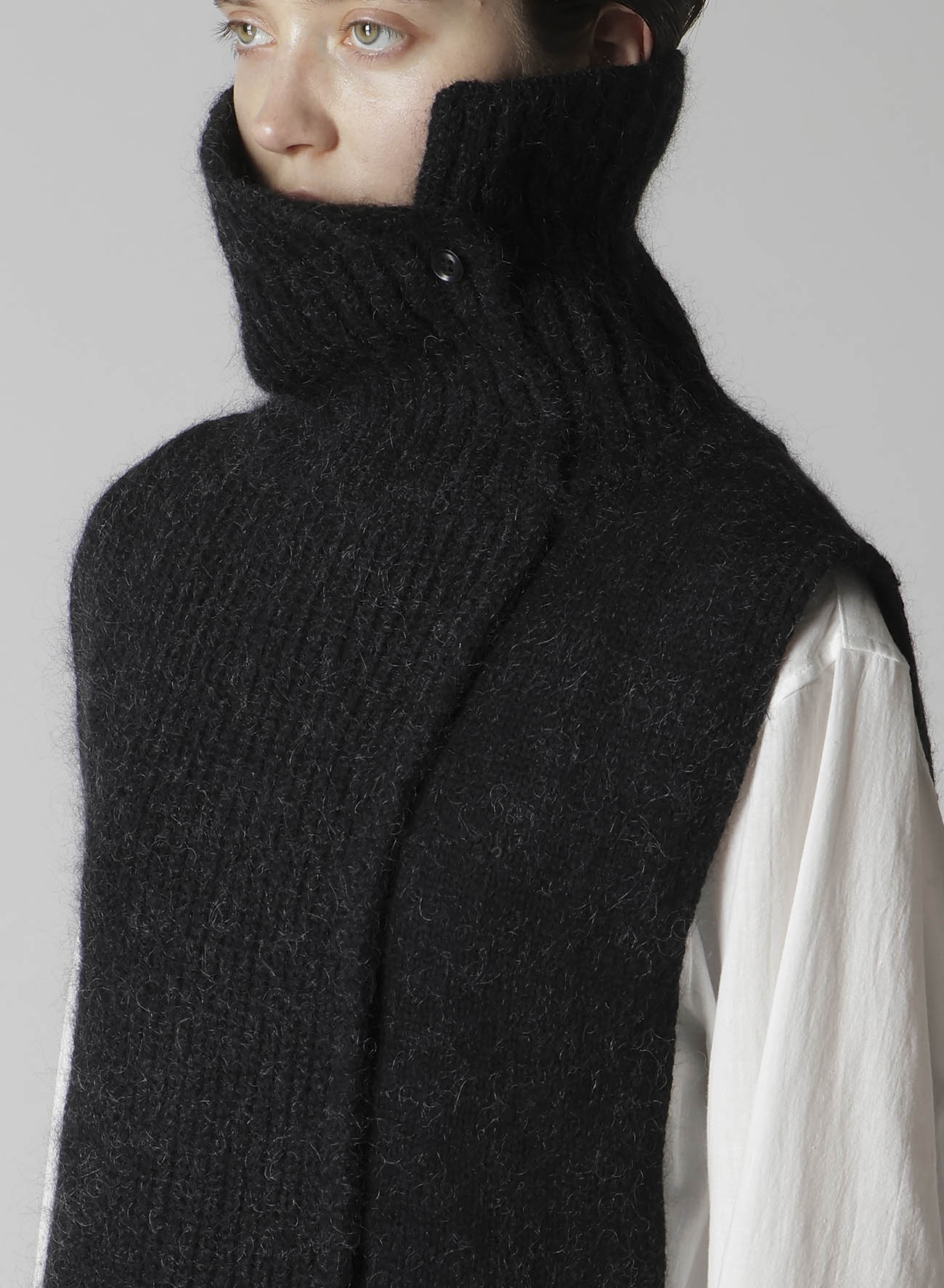 MOHAIR WOOL COMBINATION KNIT VEST