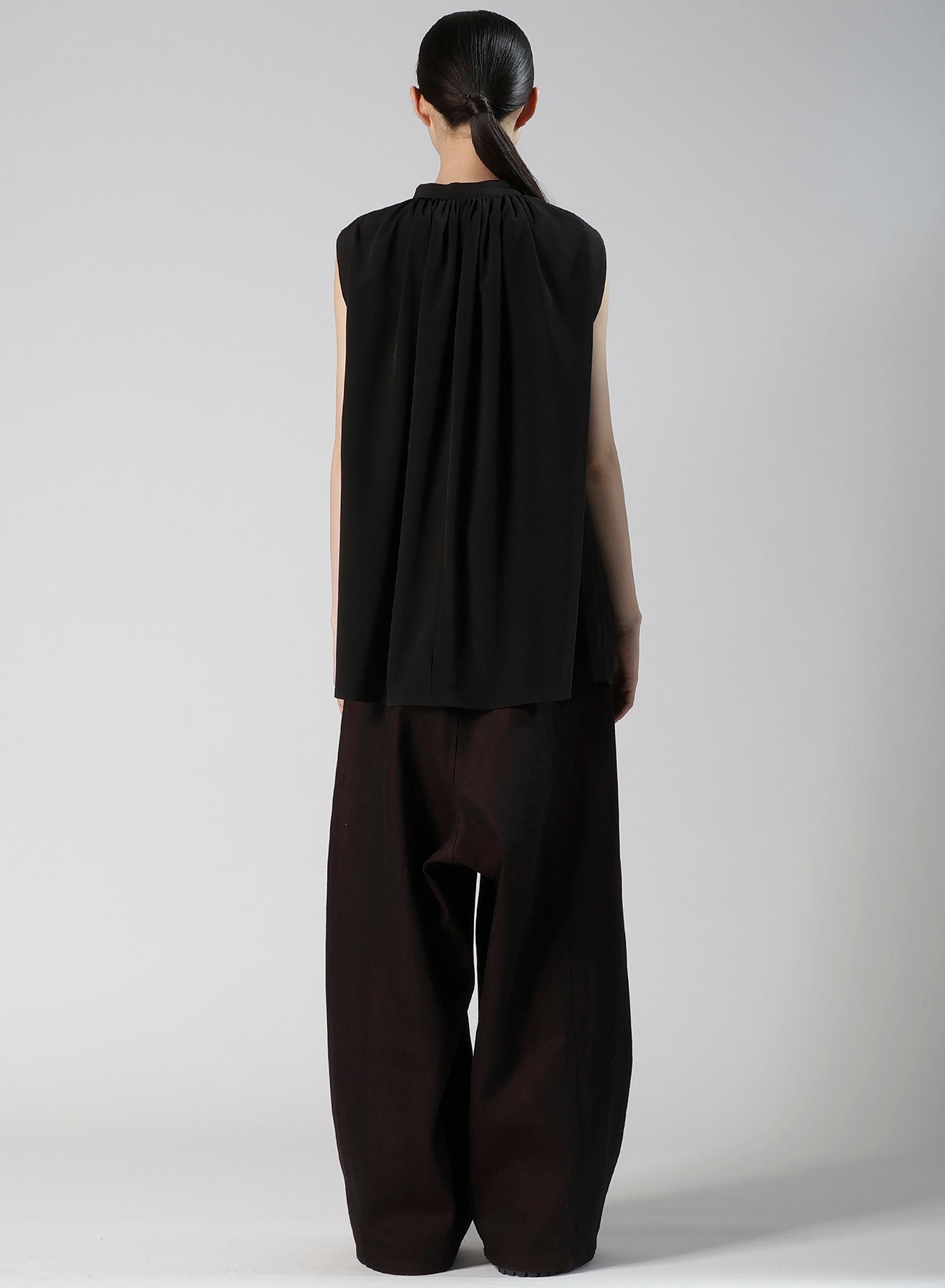 TA/PE SUPER VIYON TUSSER SLEEVELES BLOUSE