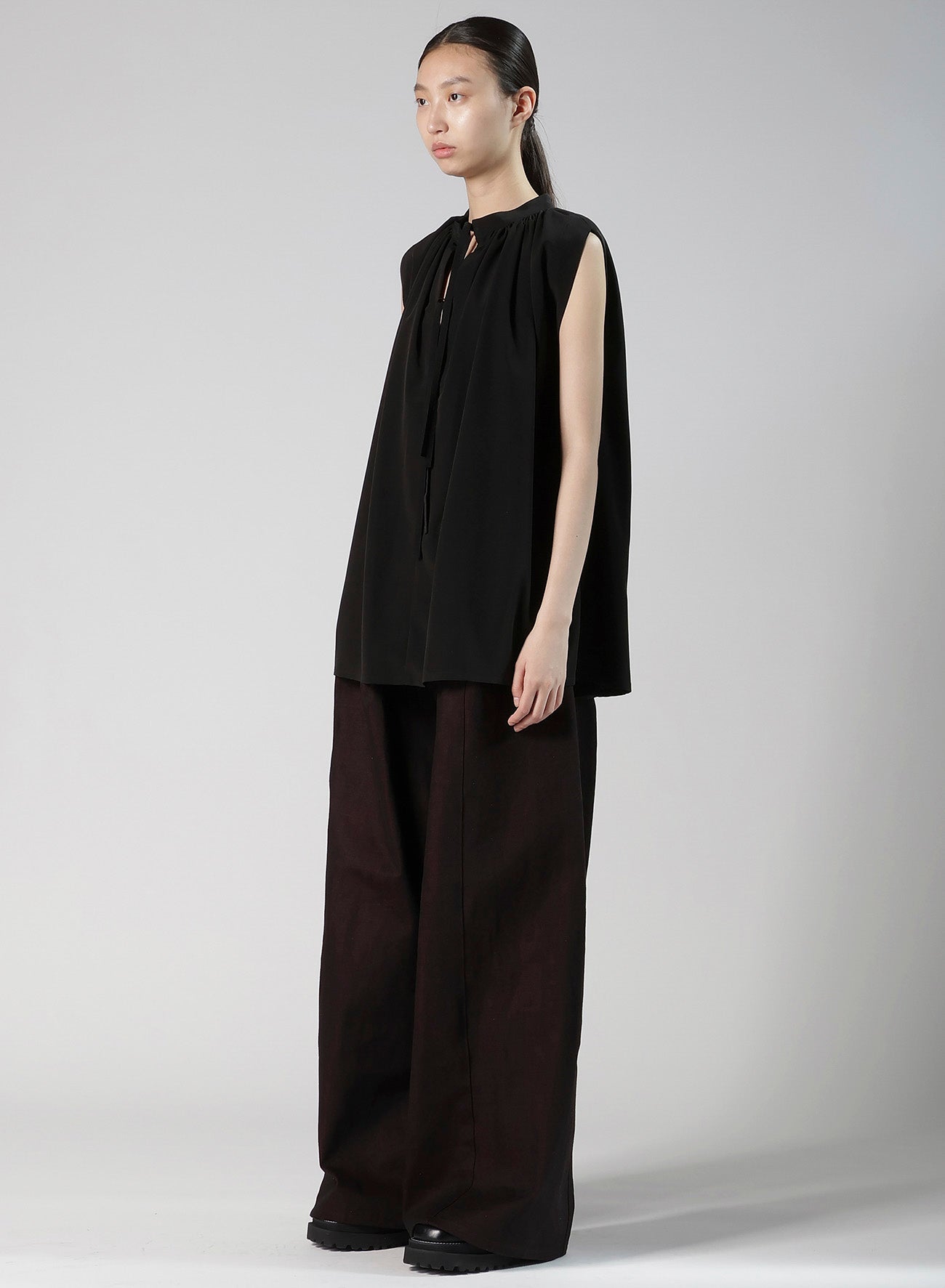 TA/PE SUPER VIYON TUSSER SLEEVELES BLOUSE