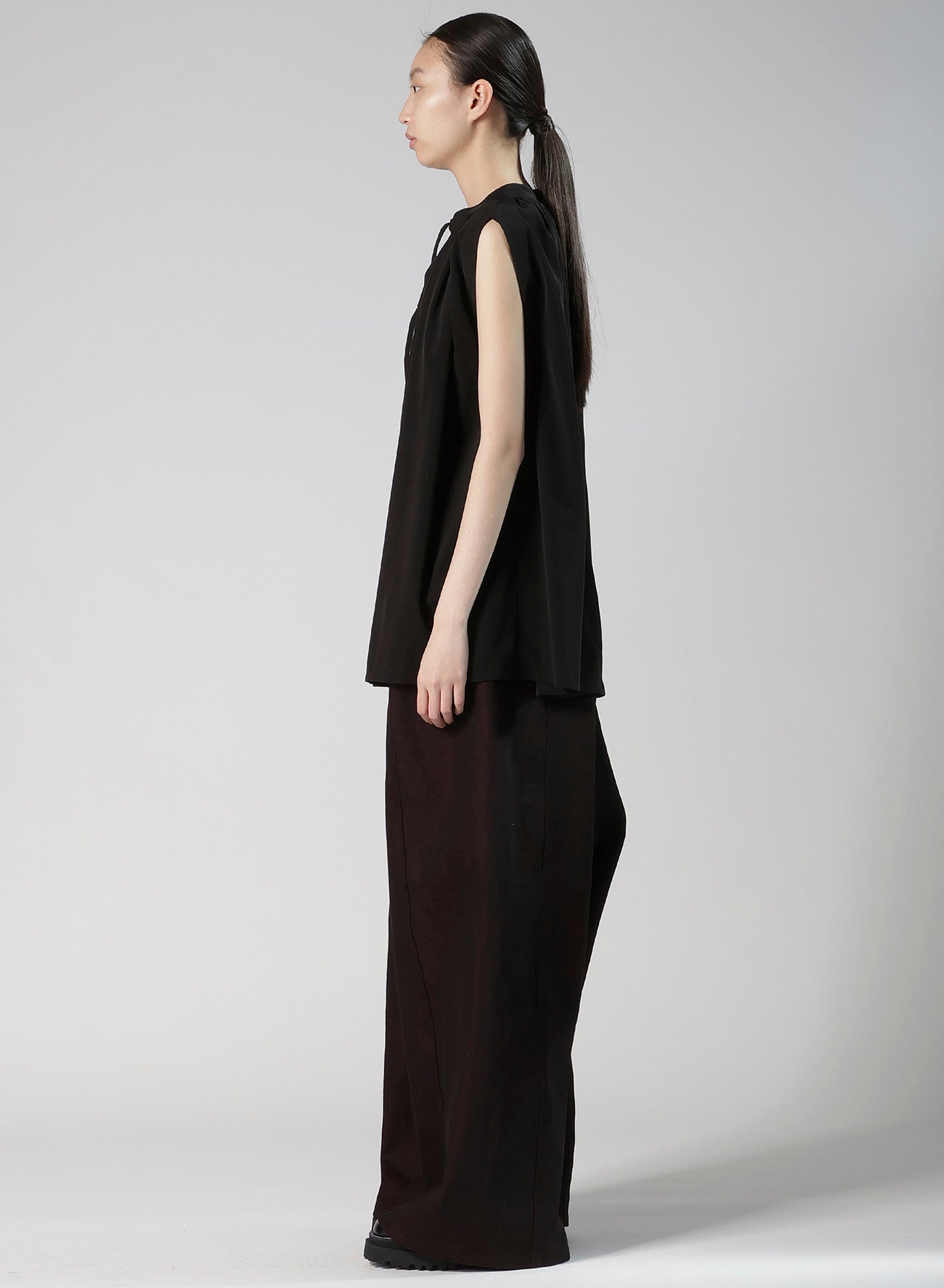 TA/PE SUPER VIYON TUSSER SLEEVELES BLOUSE