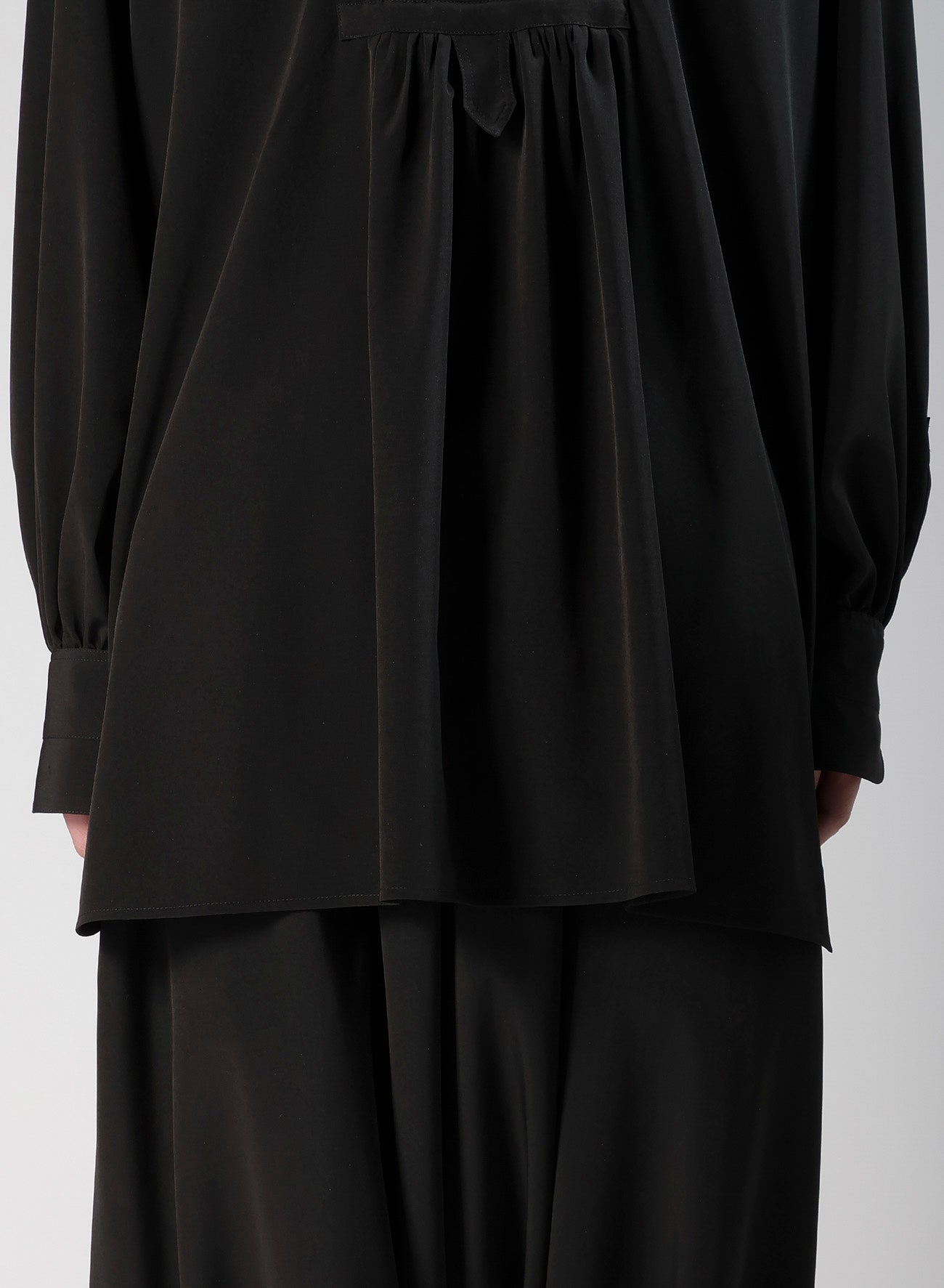 TA/PE SUPER VIYON TUSSER PIN TUCKED BLOUSE