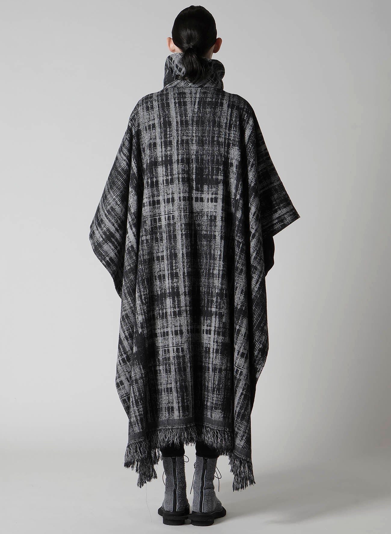 FADED PLAID JACQUARD CLOAK