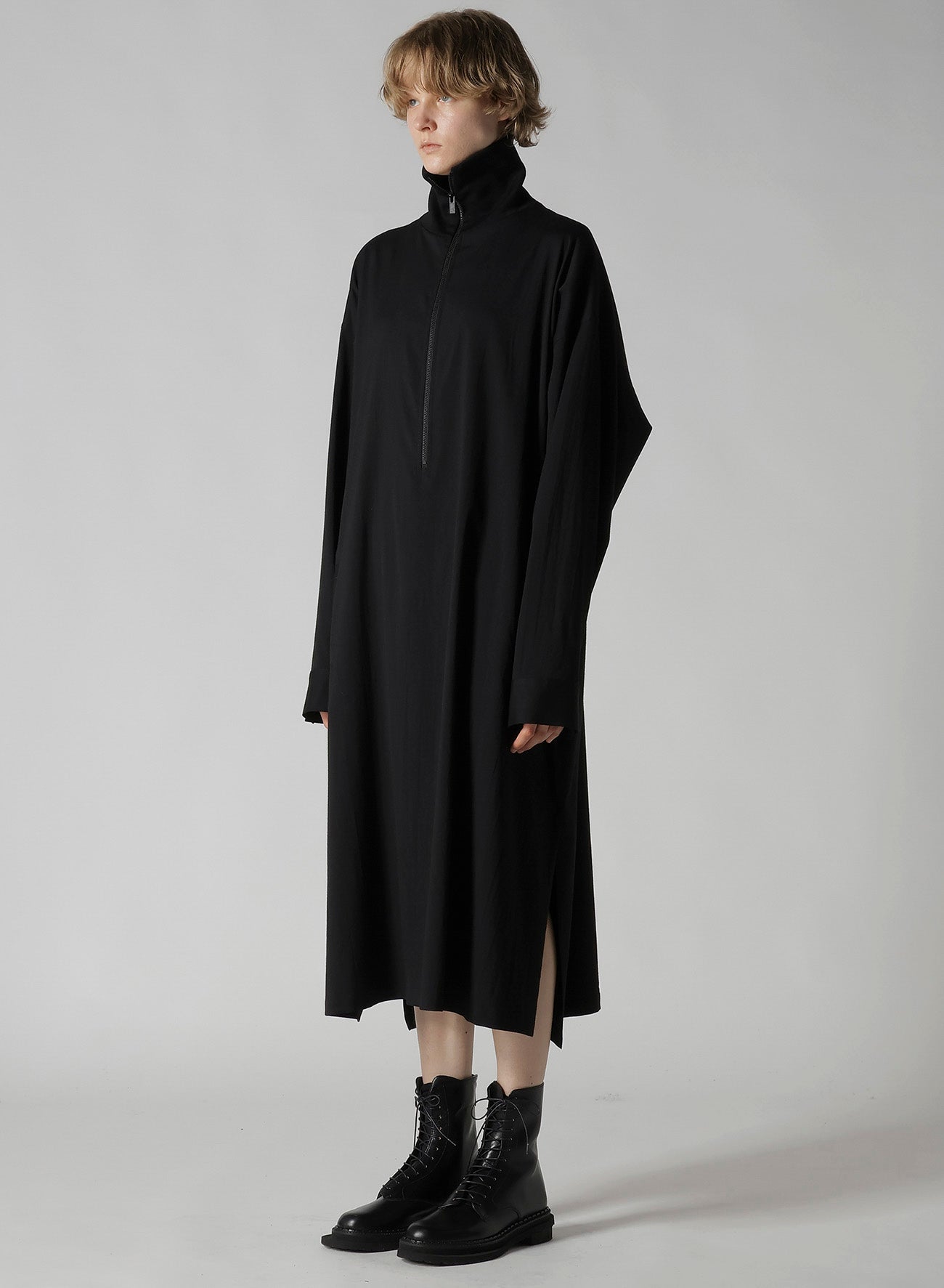 WOOL BREND TWILL STAND-UP COLLAR DRESS