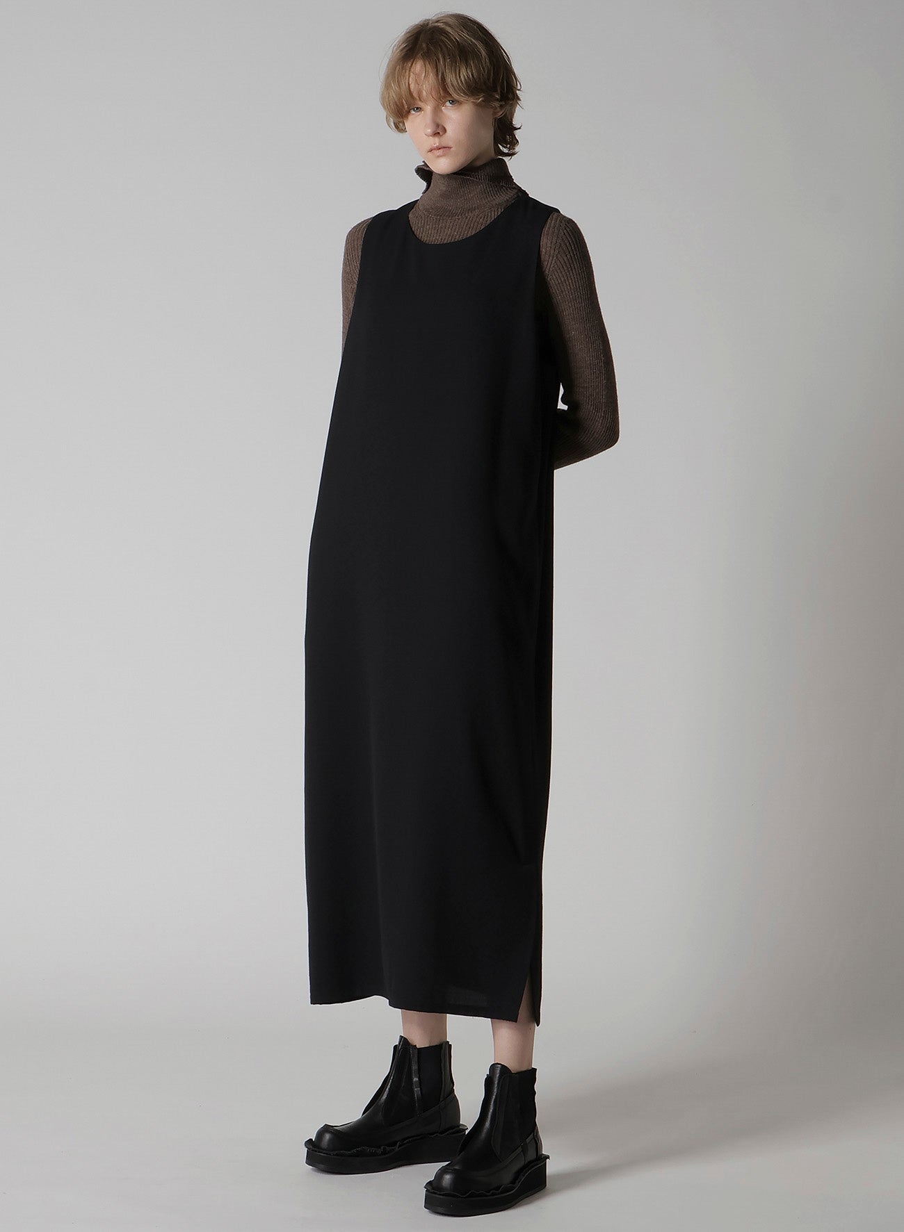 WOOL SERGE SLEEVELESS DRESS
