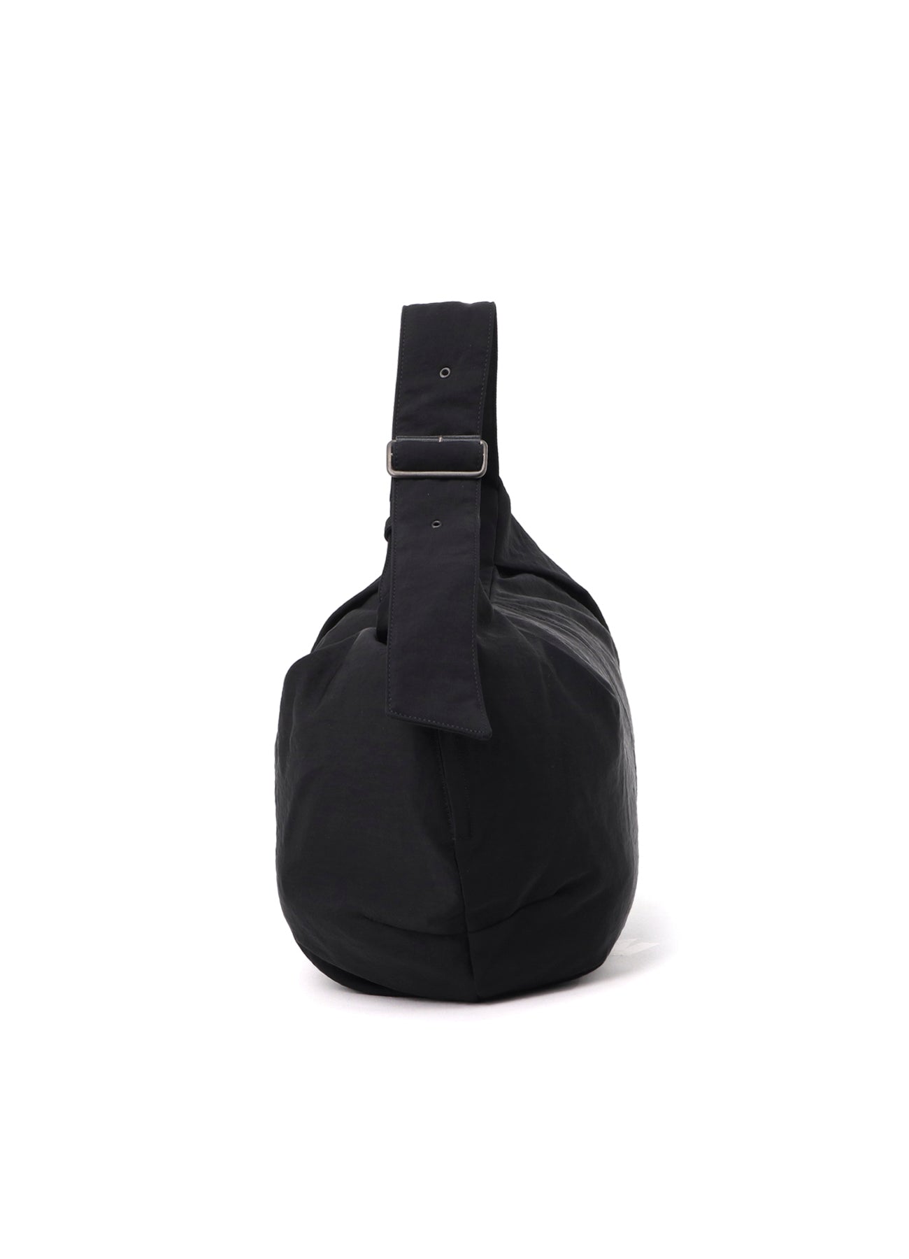 NYLON WASHER TWILL GYOZA-STYLE BAG