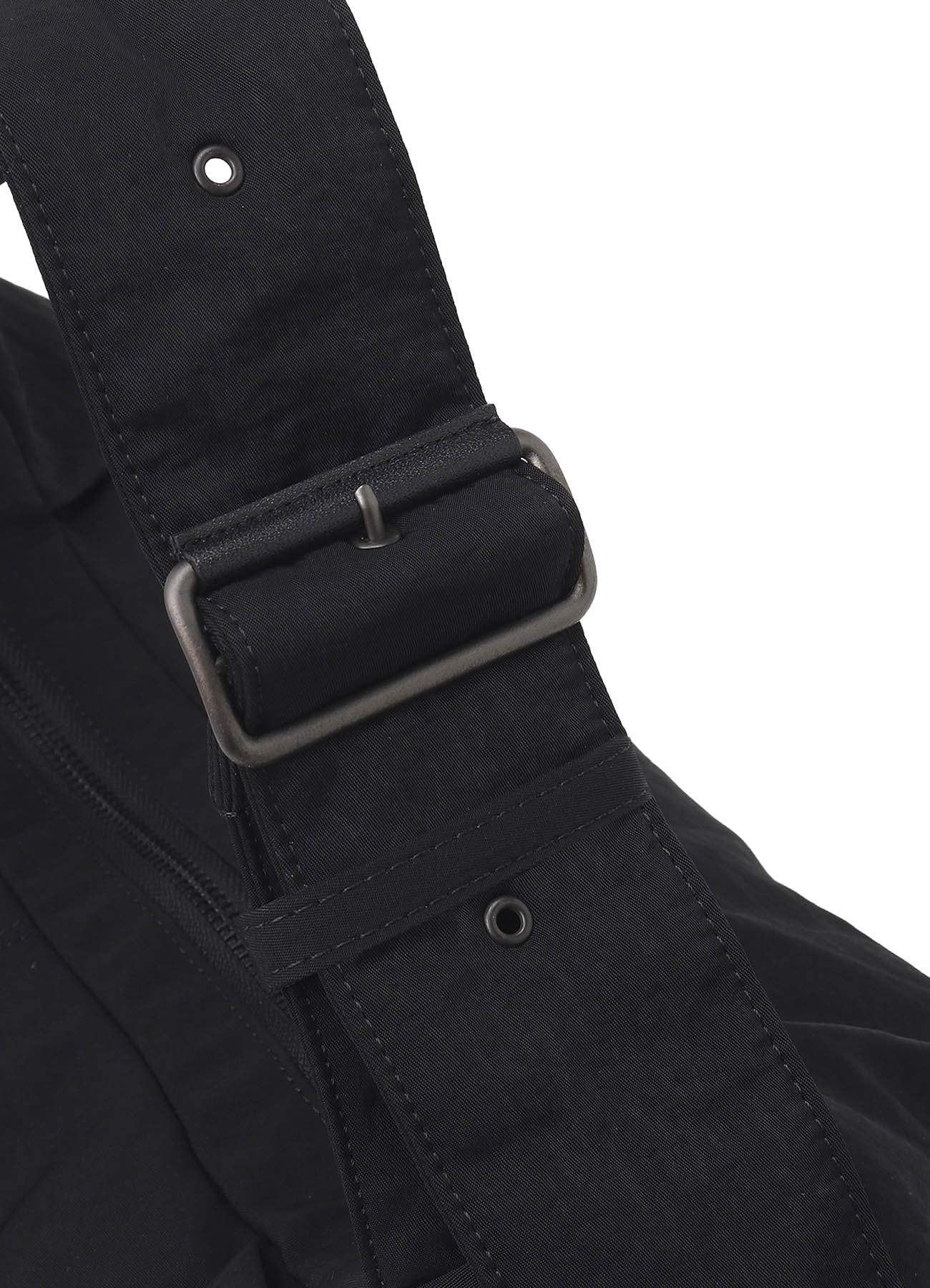 NYLON WASHER TWILL GYOZA-STYLE BAG