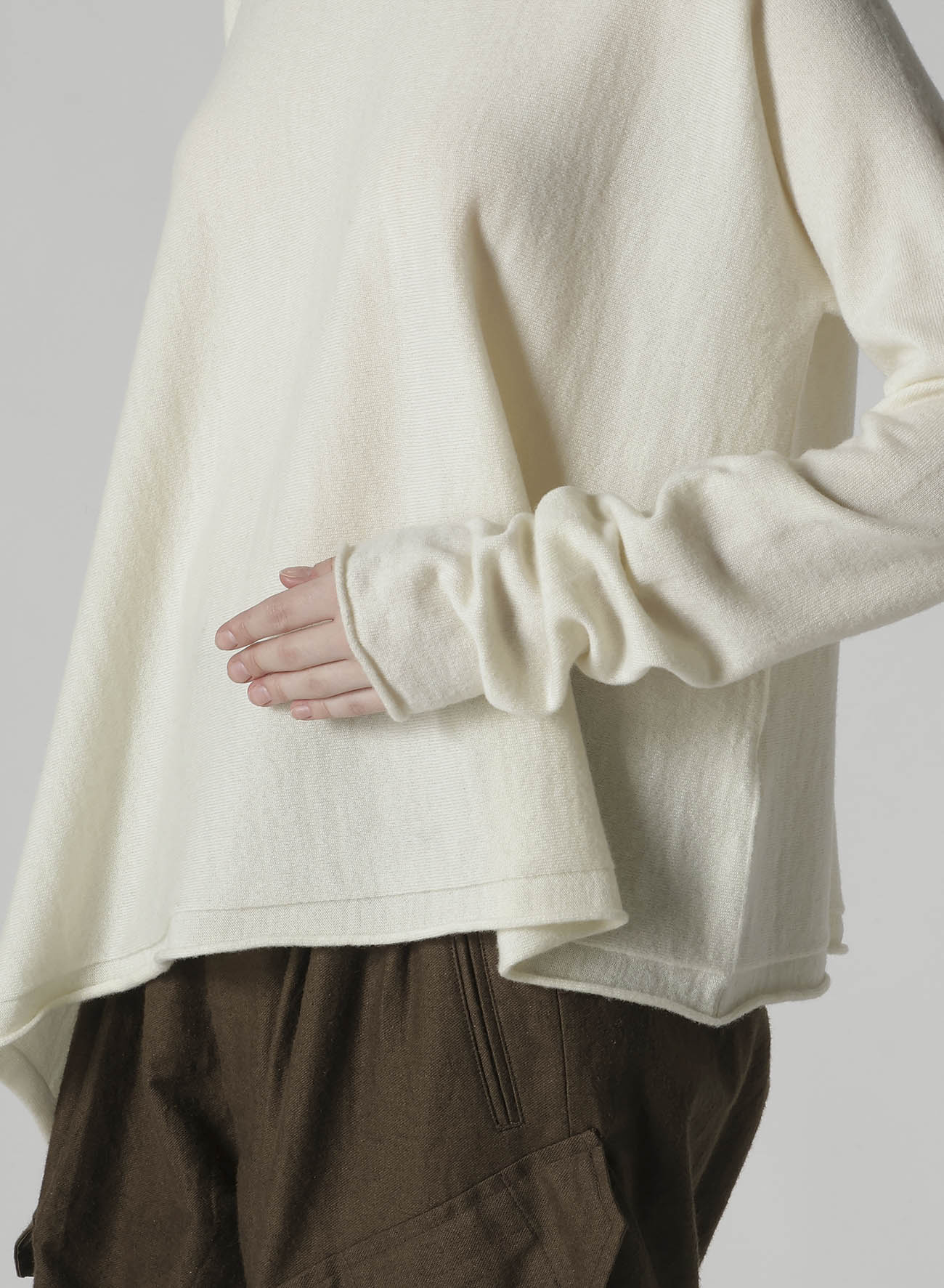 WOOL ASYMMETRIC CREW NECK PULLOVER