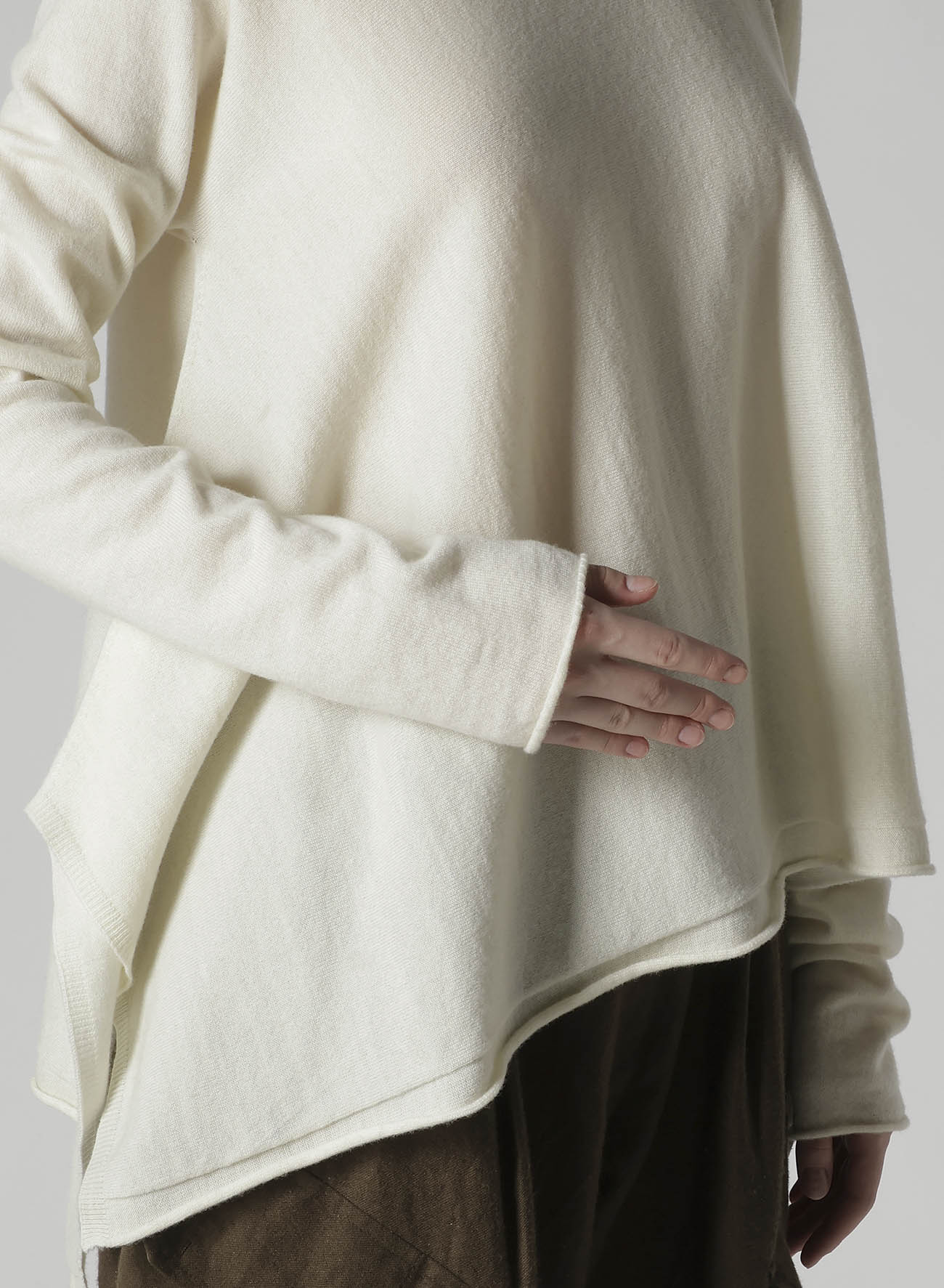 WOOL ASYMMETRIC CREW NECK PULLOVER