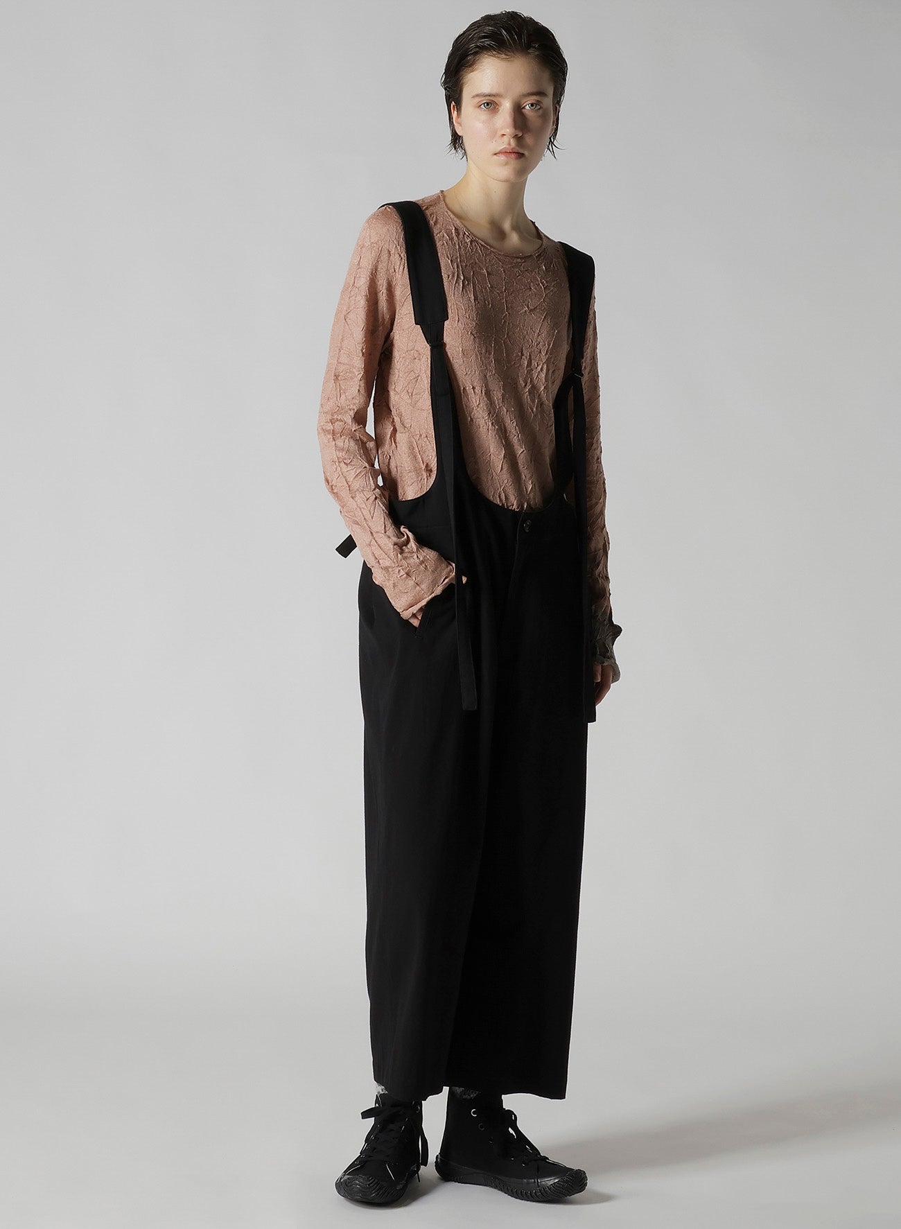 ROUND NECK WRINKLED LONG SLEEVE PULLOVER