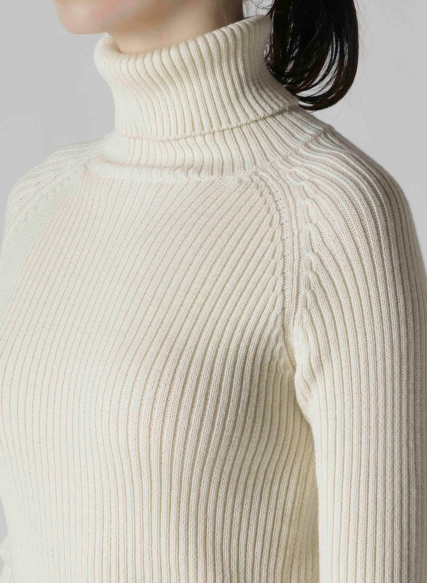 RIBBED HIGH NECK PULLOVER
