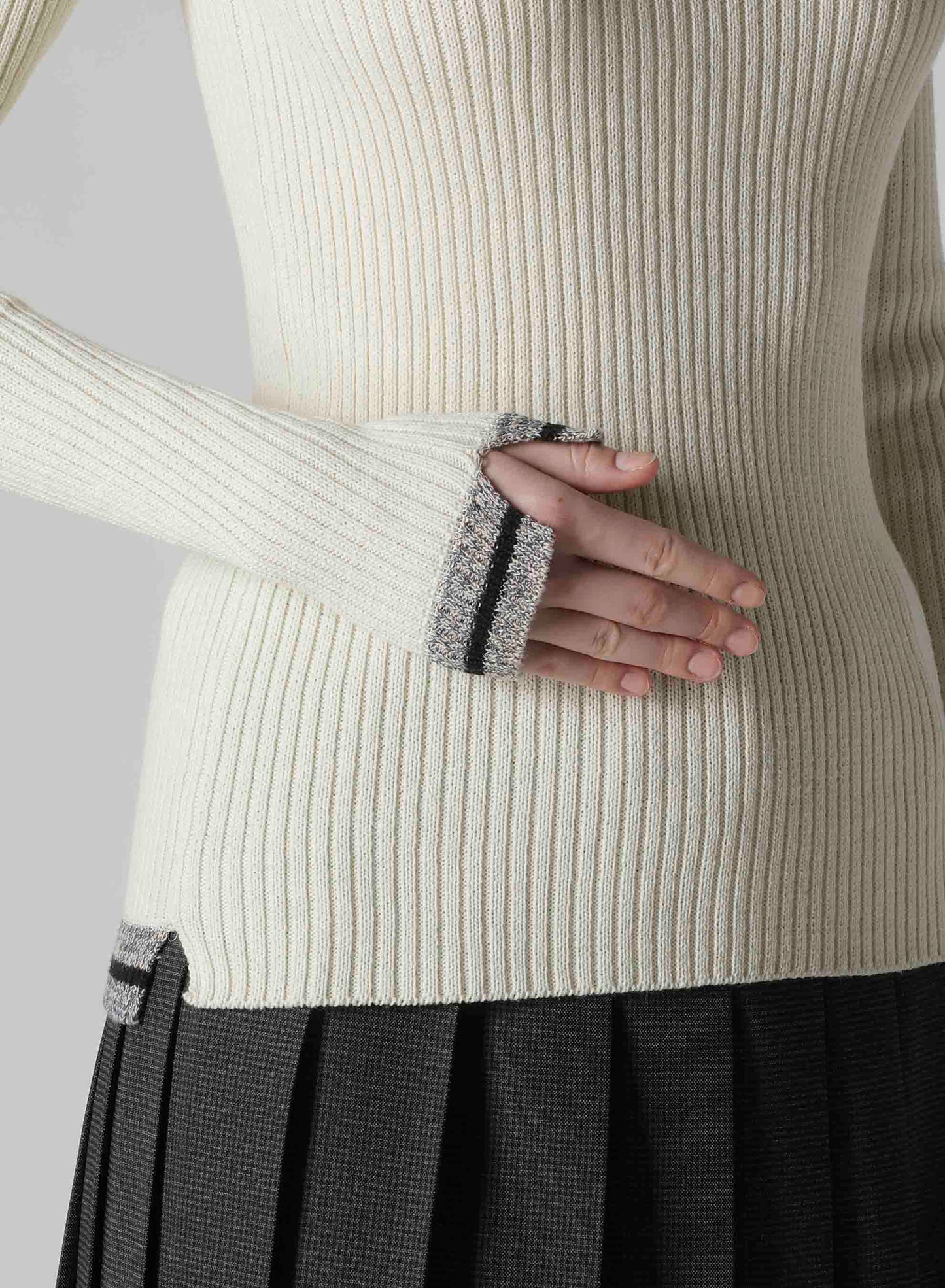 RIBBED HIGH NECK PULLOVER