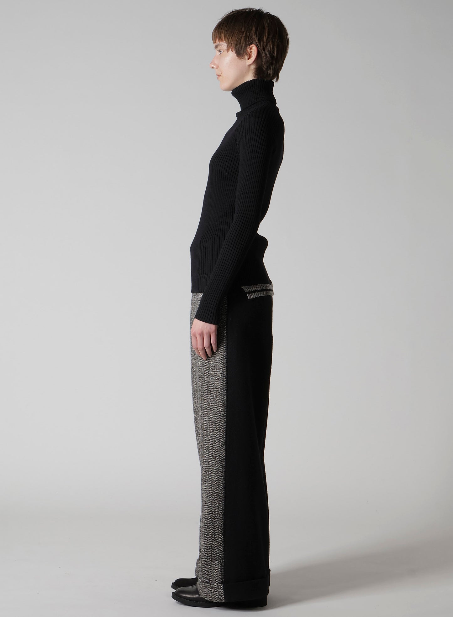 RIBBED HIGH NECK PULLOVER