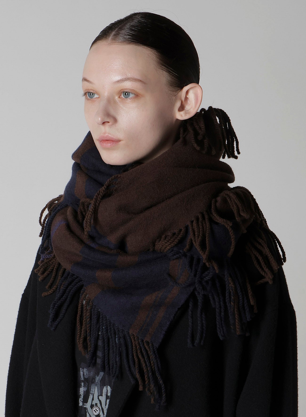 WOOL FRINGE SCARF